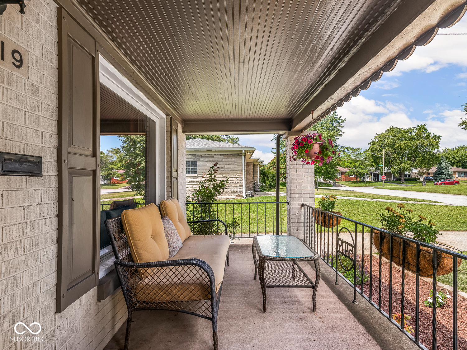 5419 Wayne Drive, Indianapolis, IN, 46219 photo 5 of 53