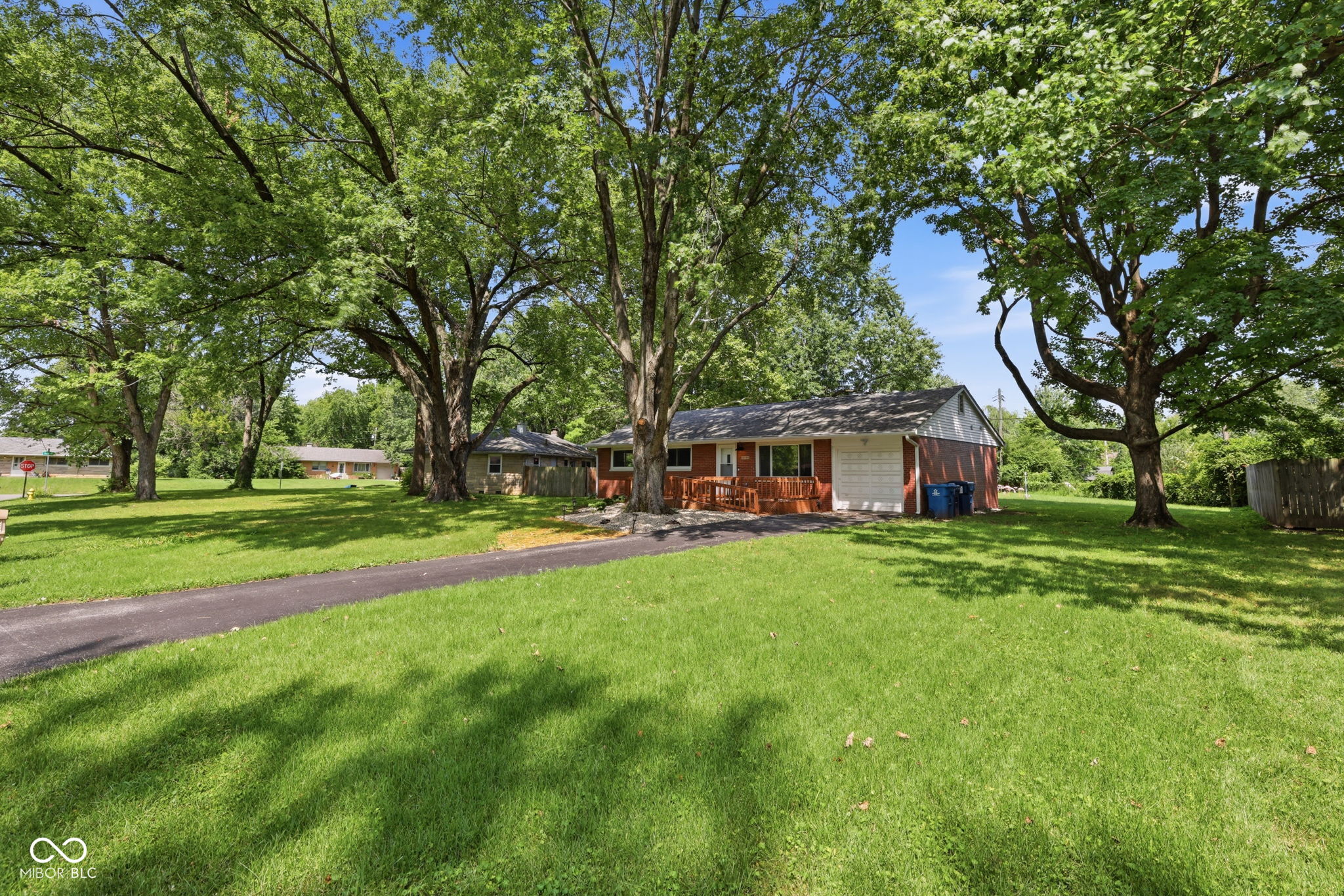 10735 Vali Drive, Carmel, IN, 46280 photo 5 of 37