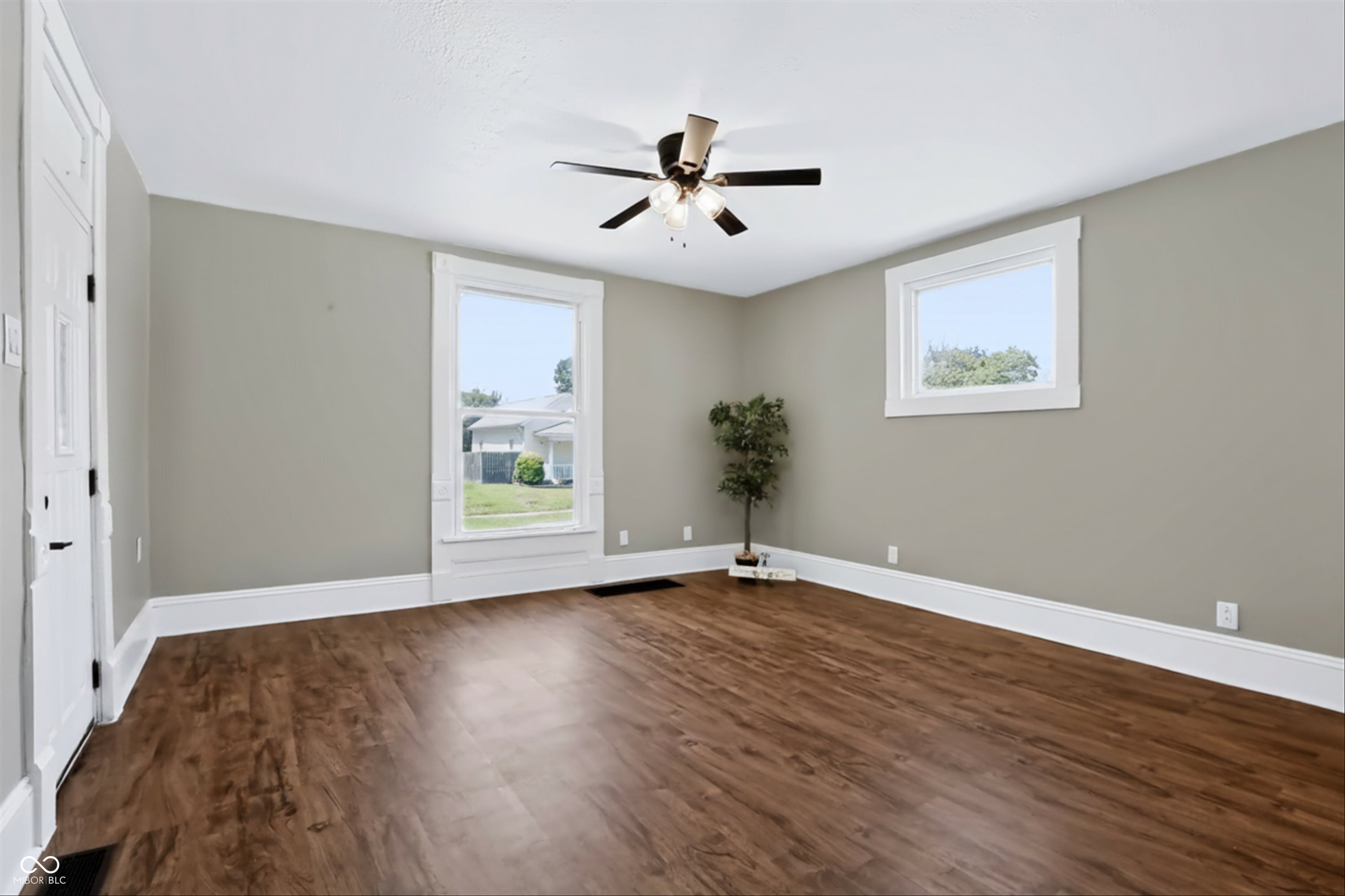 1507 Lafayette Avenue, Columbus, IN, 47201 photo 5 of 34