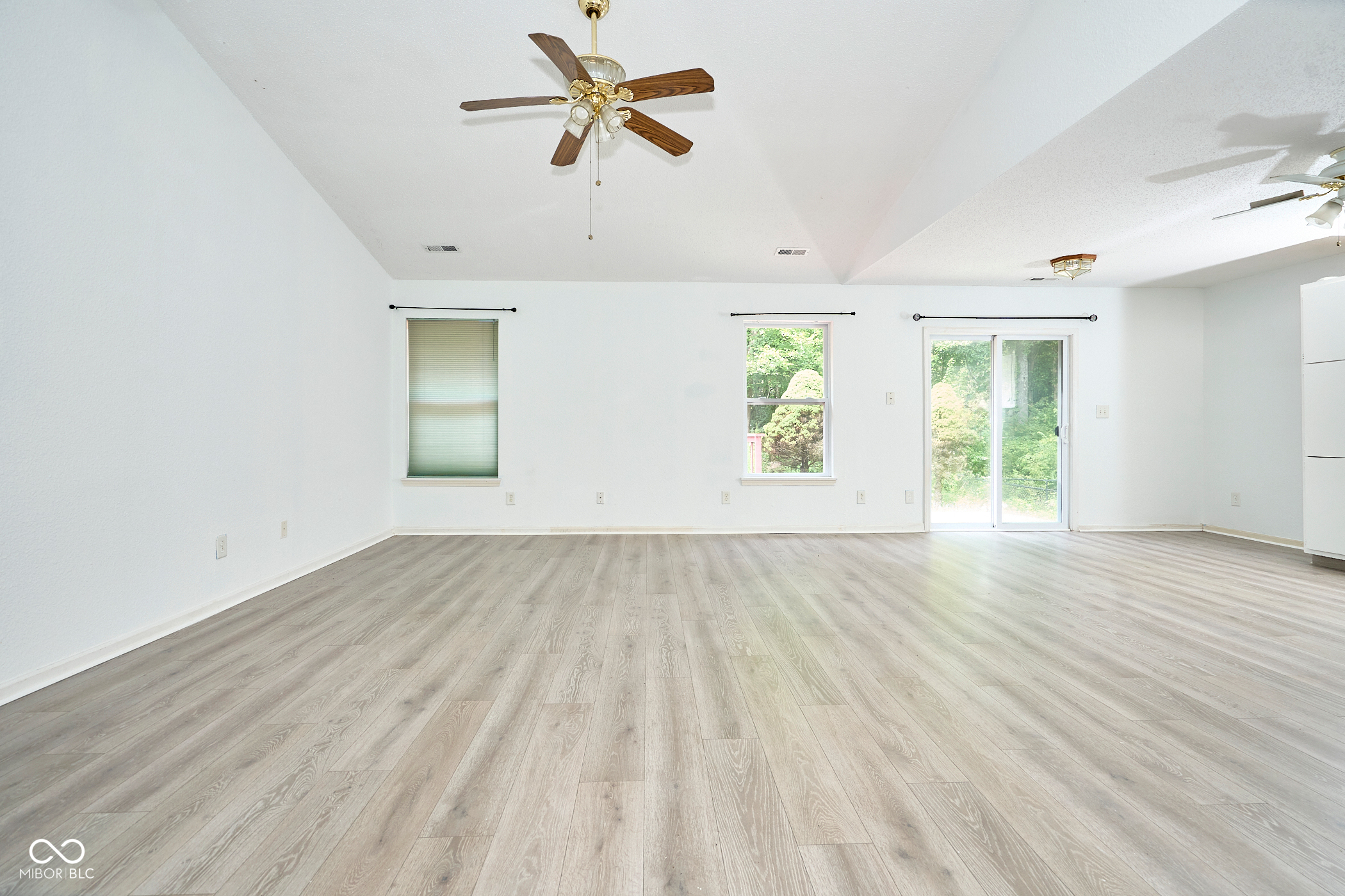 8312 Lake Tree Lane, Indianapolis, IN, 46217 photo 5 of 32