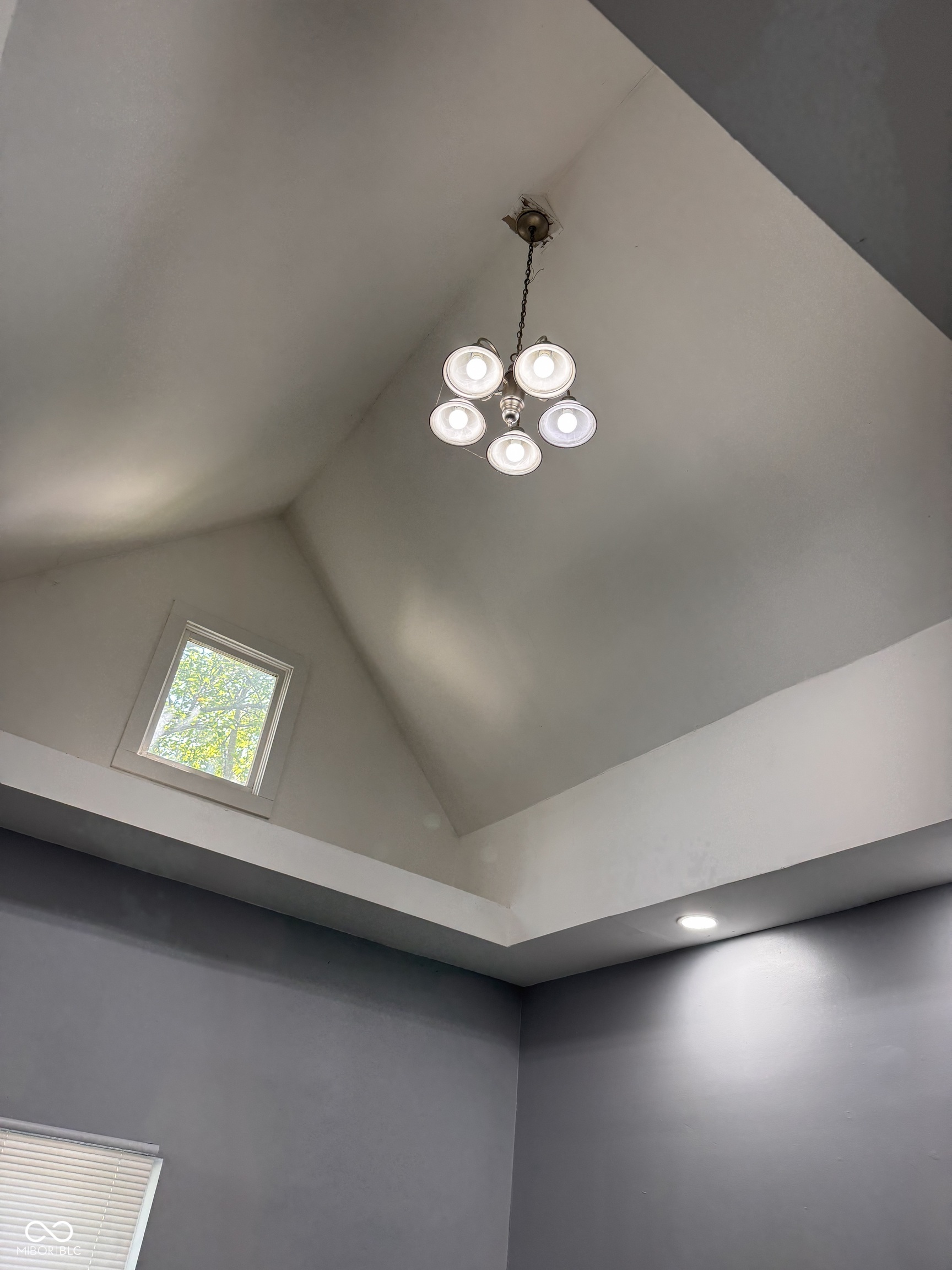 406 E Raymond Street, Indianapolis, IN, 46225 photo 5 of 29