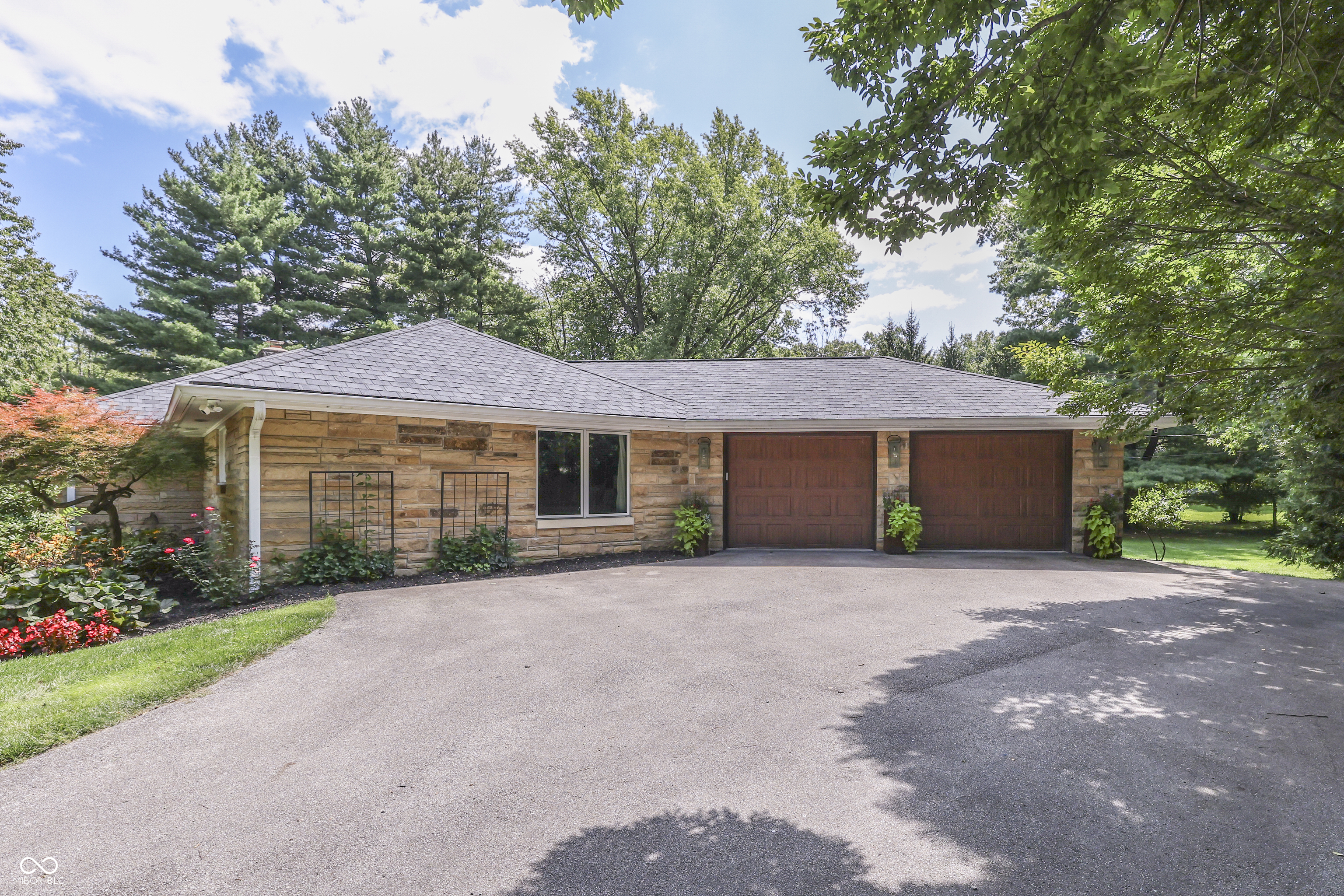 39 Highland Manor Court N, Indianapolis, IN, 46228 photo 5 of 67