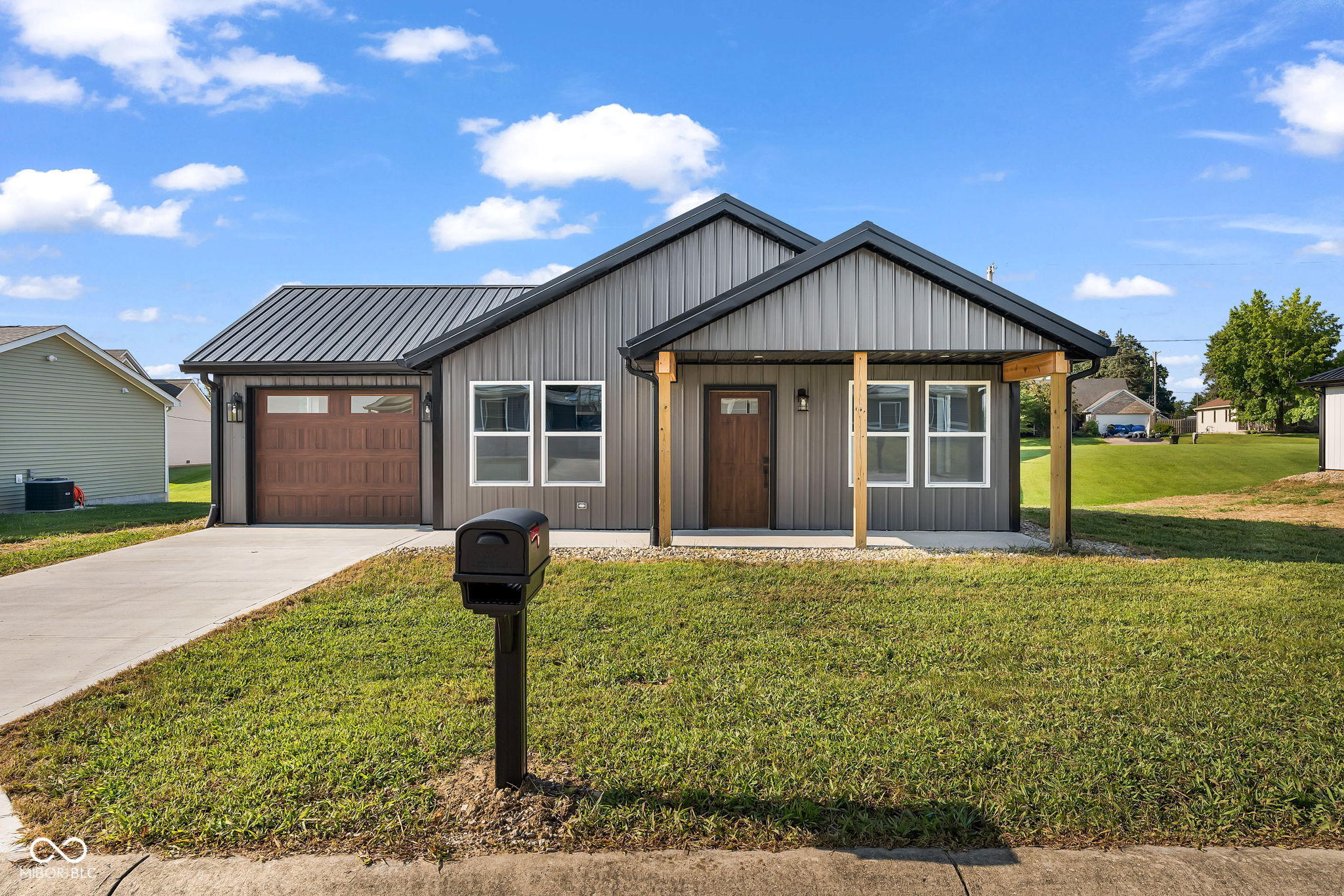 406 E College Street, Bainbridge, IN, 46105 photo 5 of 33