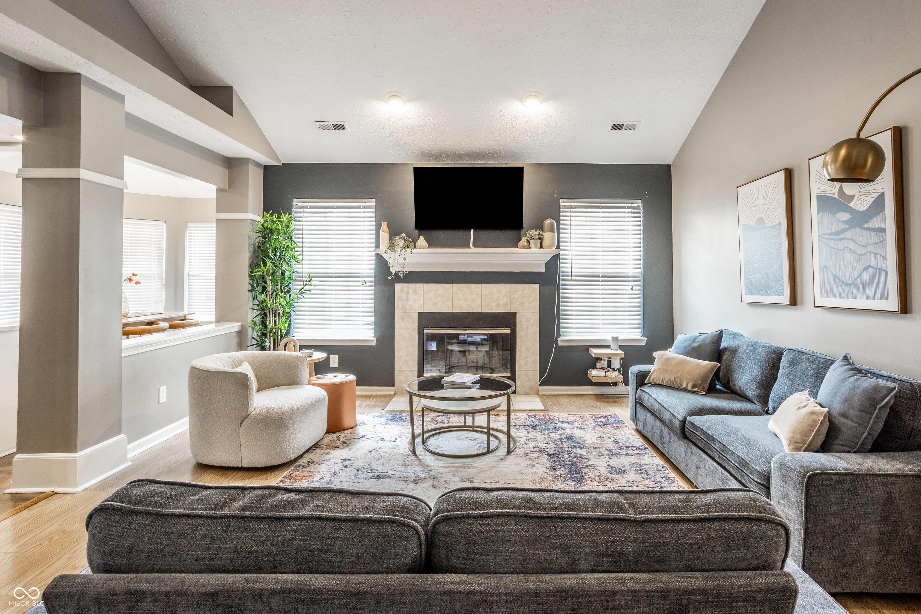13817 Wabash Drive, Fishers, IN, 46038 photo 5 of 36
