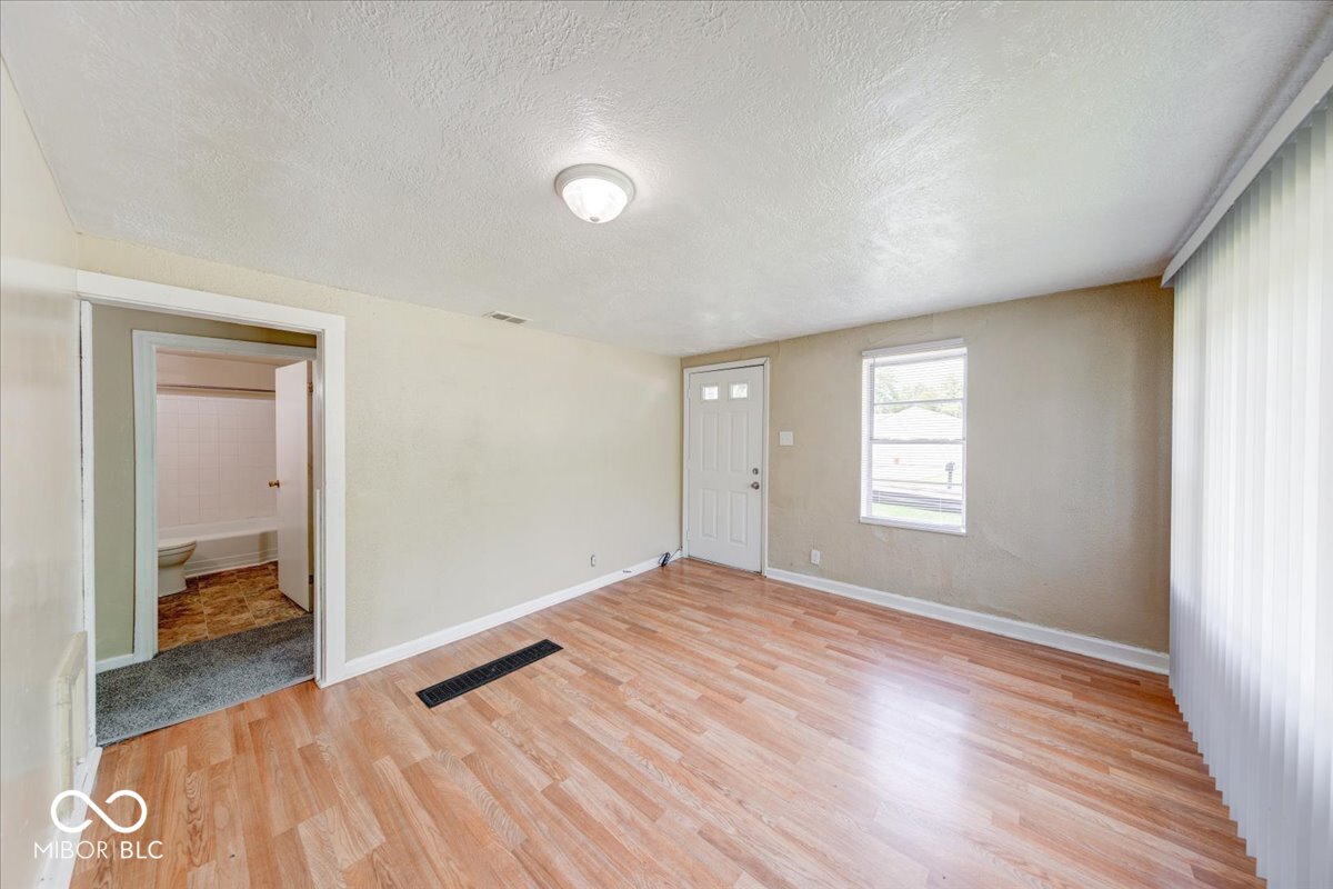 5665 E 20th Street, Indianapolis, IN, 46218 photo 5 of 27