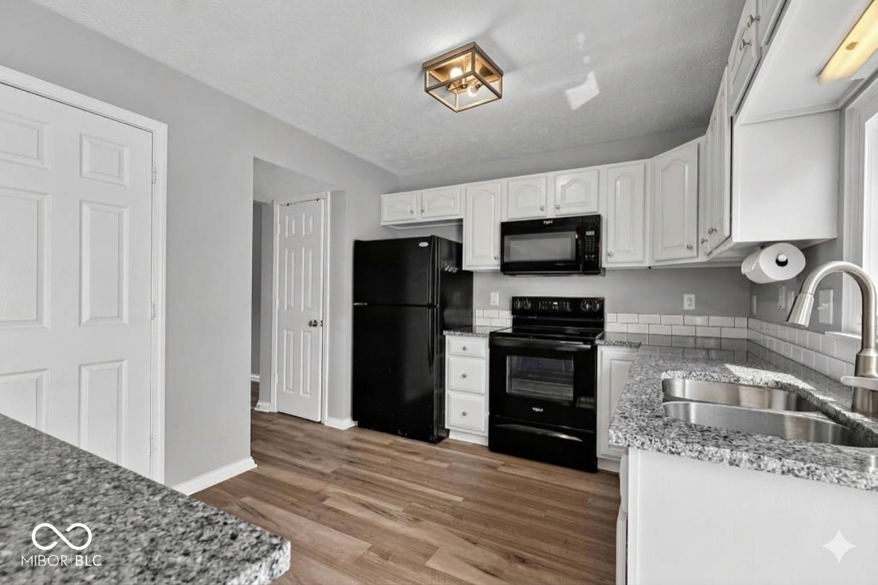 3923 Planewood Drive, Indianapolis, IN, 46235 photo 5 of 41