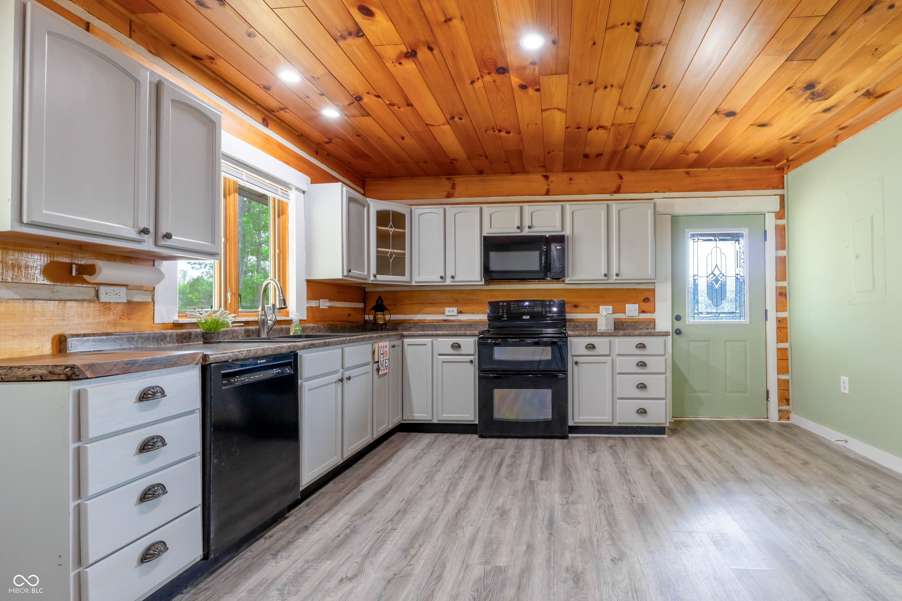6005 Hoover Road, Nashville, IN, 47448 photo 5 of 33
