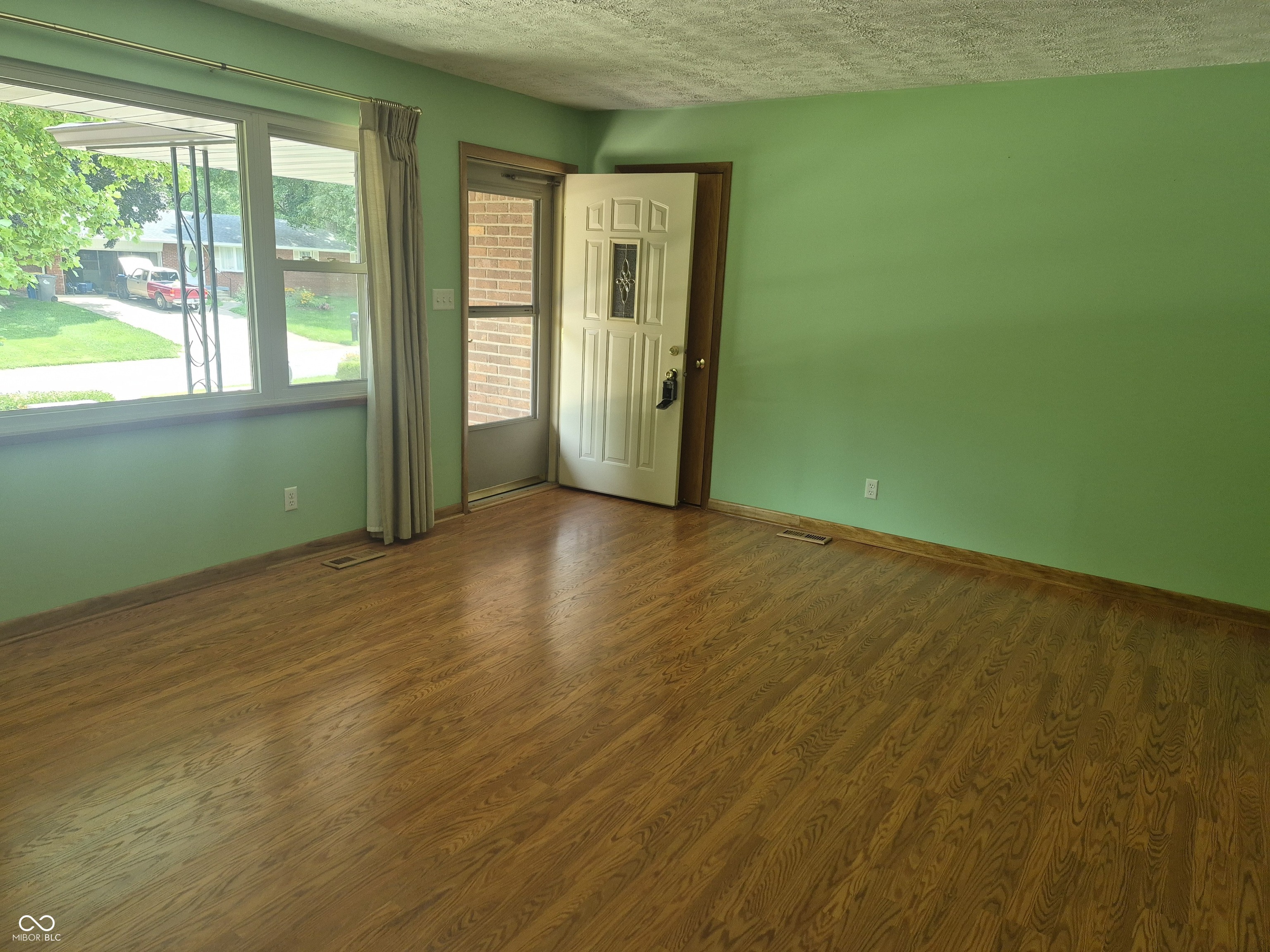 3546 Rahke Road, Indianapolis, IN, 46217 photo 5 of 16