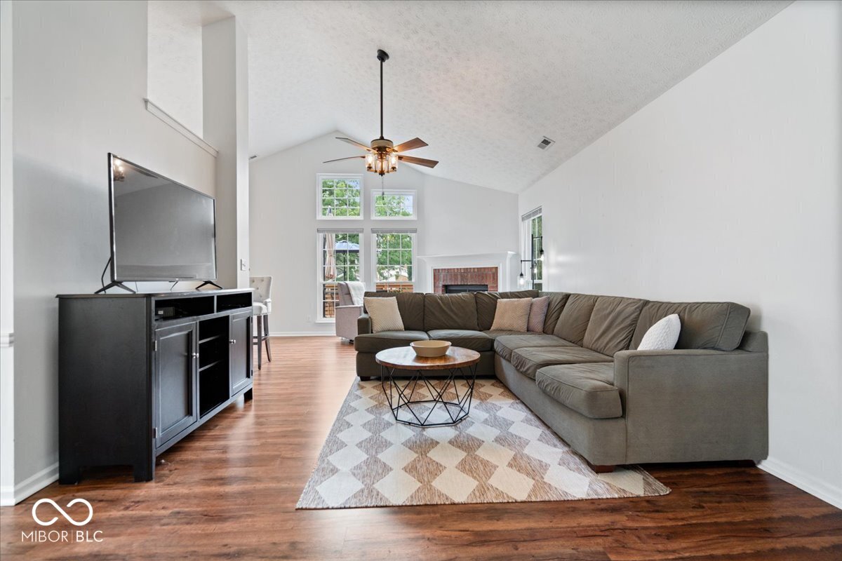 11546 Jamestown Drive W, Fishers, IN, 46038 photo 5 of 40