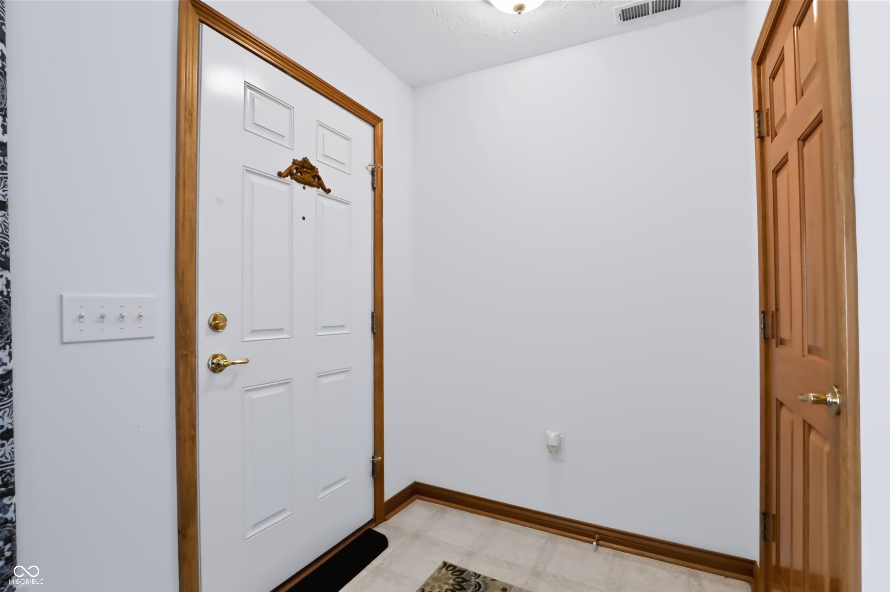 1068 Hilltop Commons Boulevard, Whiteland, IN, 46184 photo 5 of 36