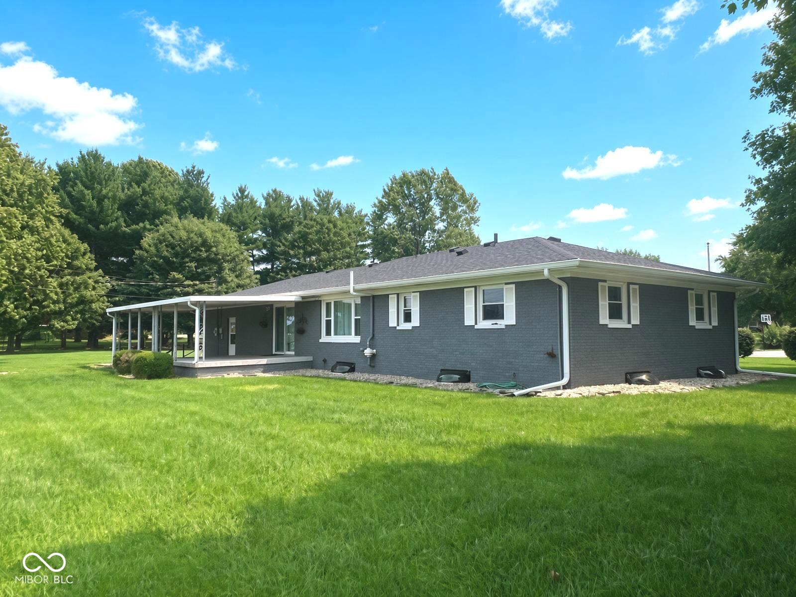 310 Murnan Lane, Fairland, IN, 46126 photo 5 of 52