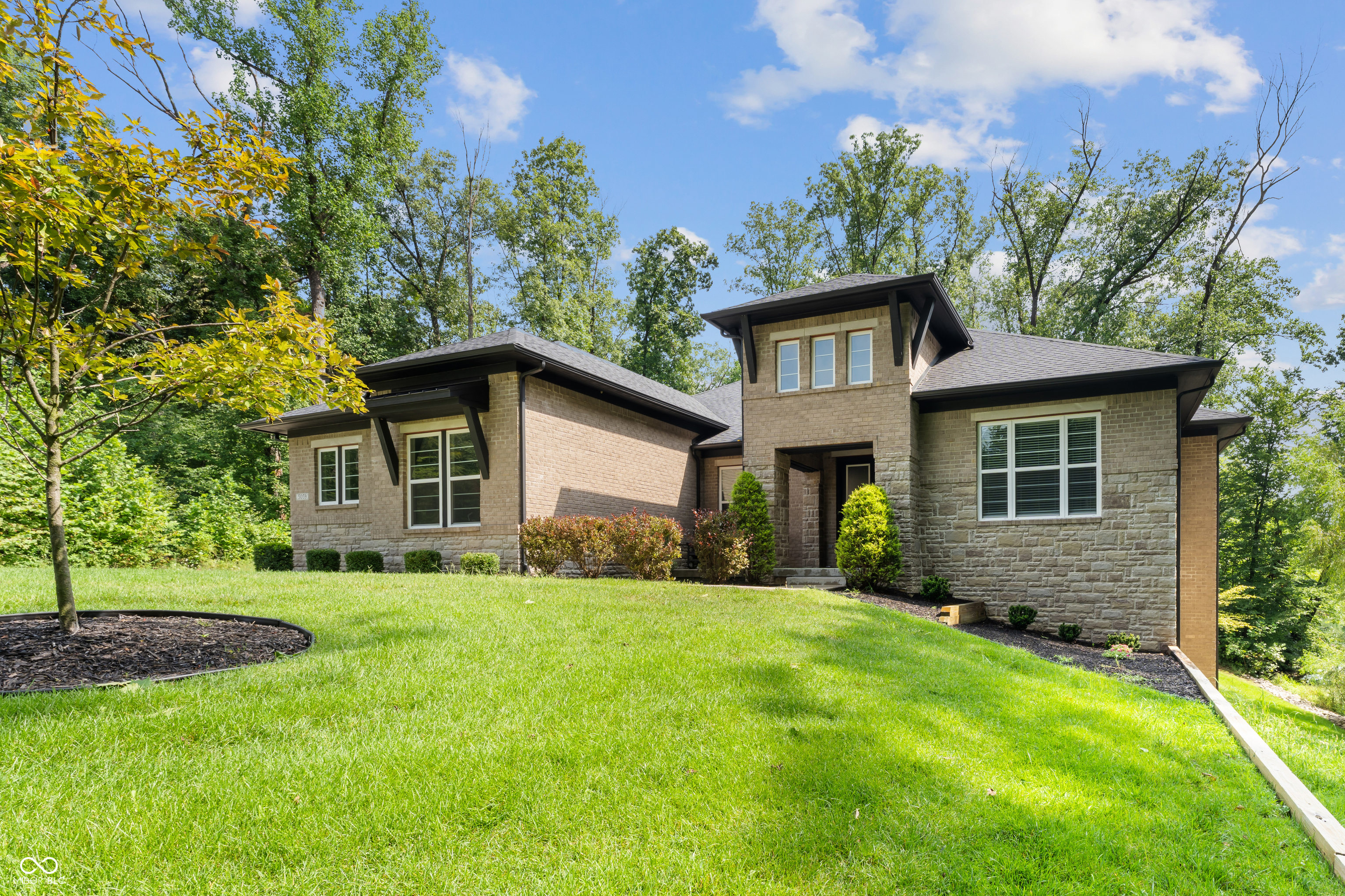 5059 Oak Ridge Trail, Columbus, IN, 47201 photo 5 of 144