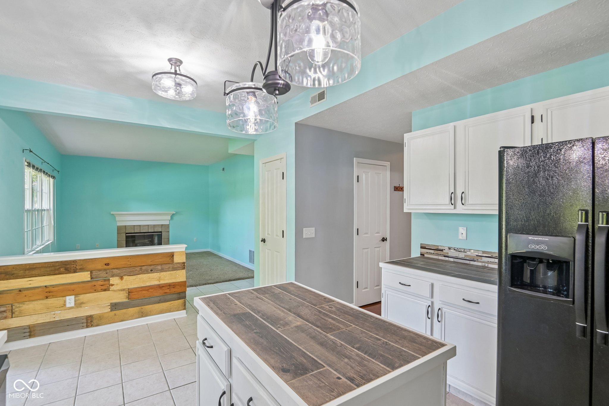 8535 McNutt Circle, Indianapolis, IN, 46256 photo 5 of 39