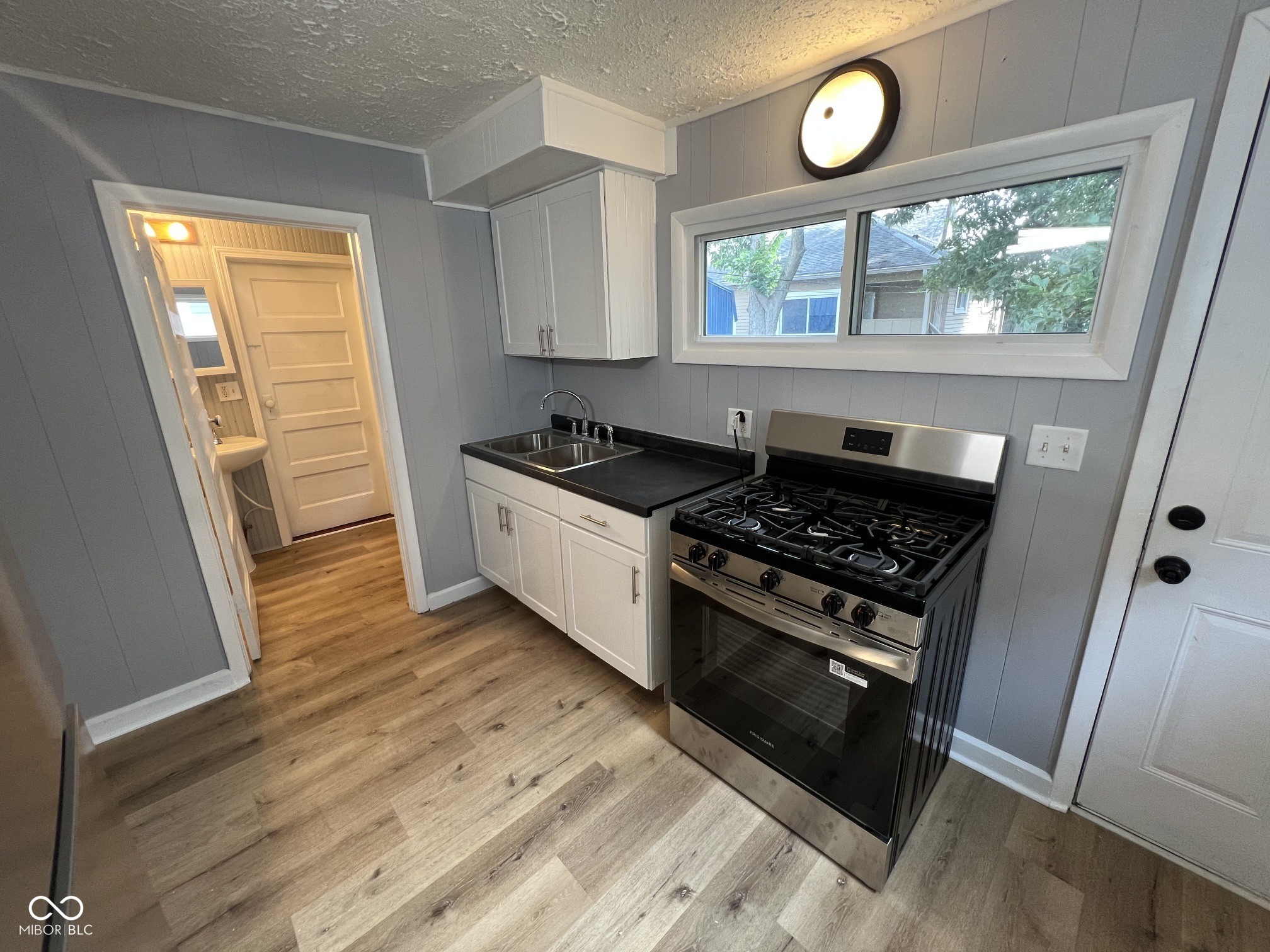 1305 S Belmont Avenue, Indianapolis, IN, 46221 photo 5 of 14