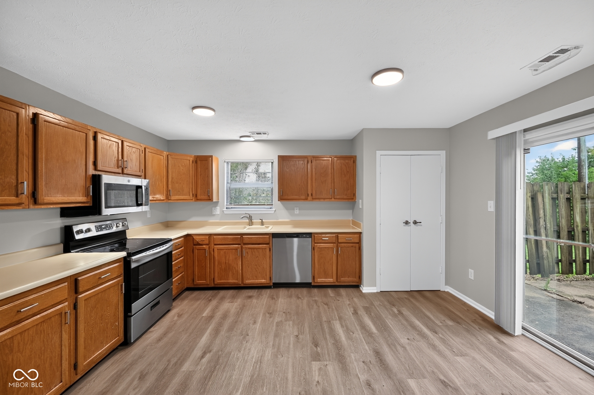 3012 River Birch Drive, Indianapolis, IN, 46235 photo 5 of 19