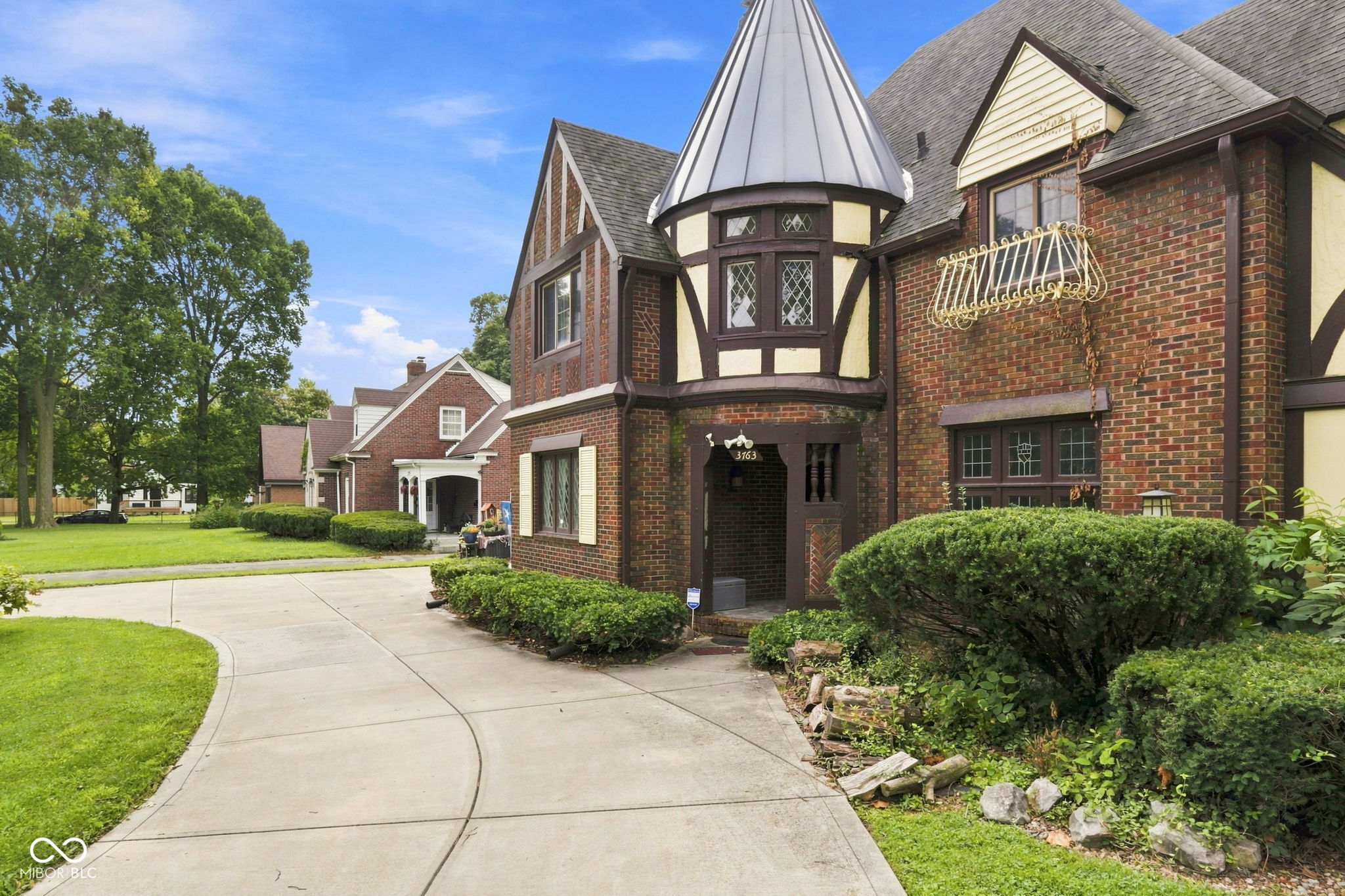 3763 Watson Road, Indianapolis, IN, 46205 photo 5 of 78