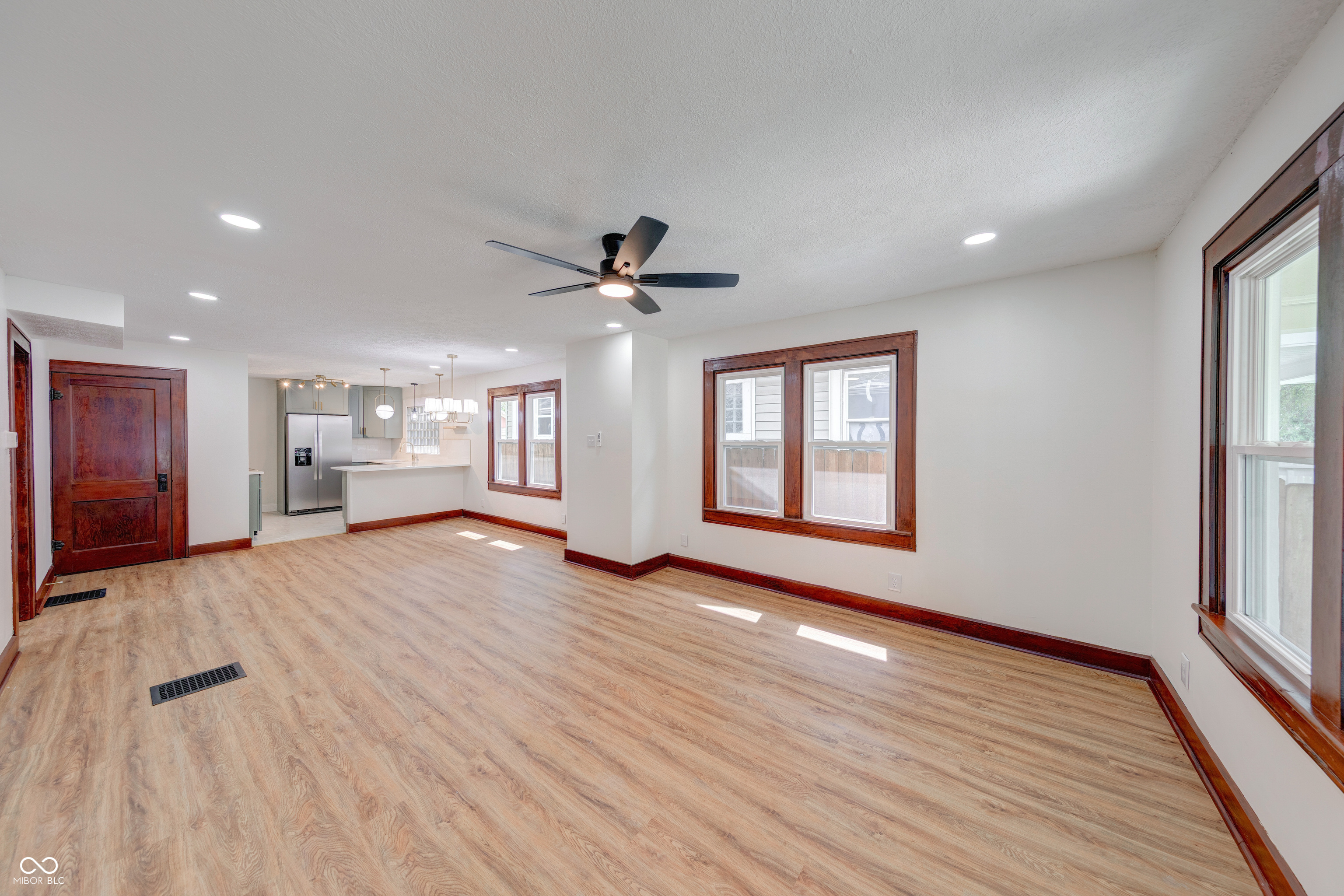 5153 Kingsley Drive, Indianapolis, IN, 46205 photo 5 of 32