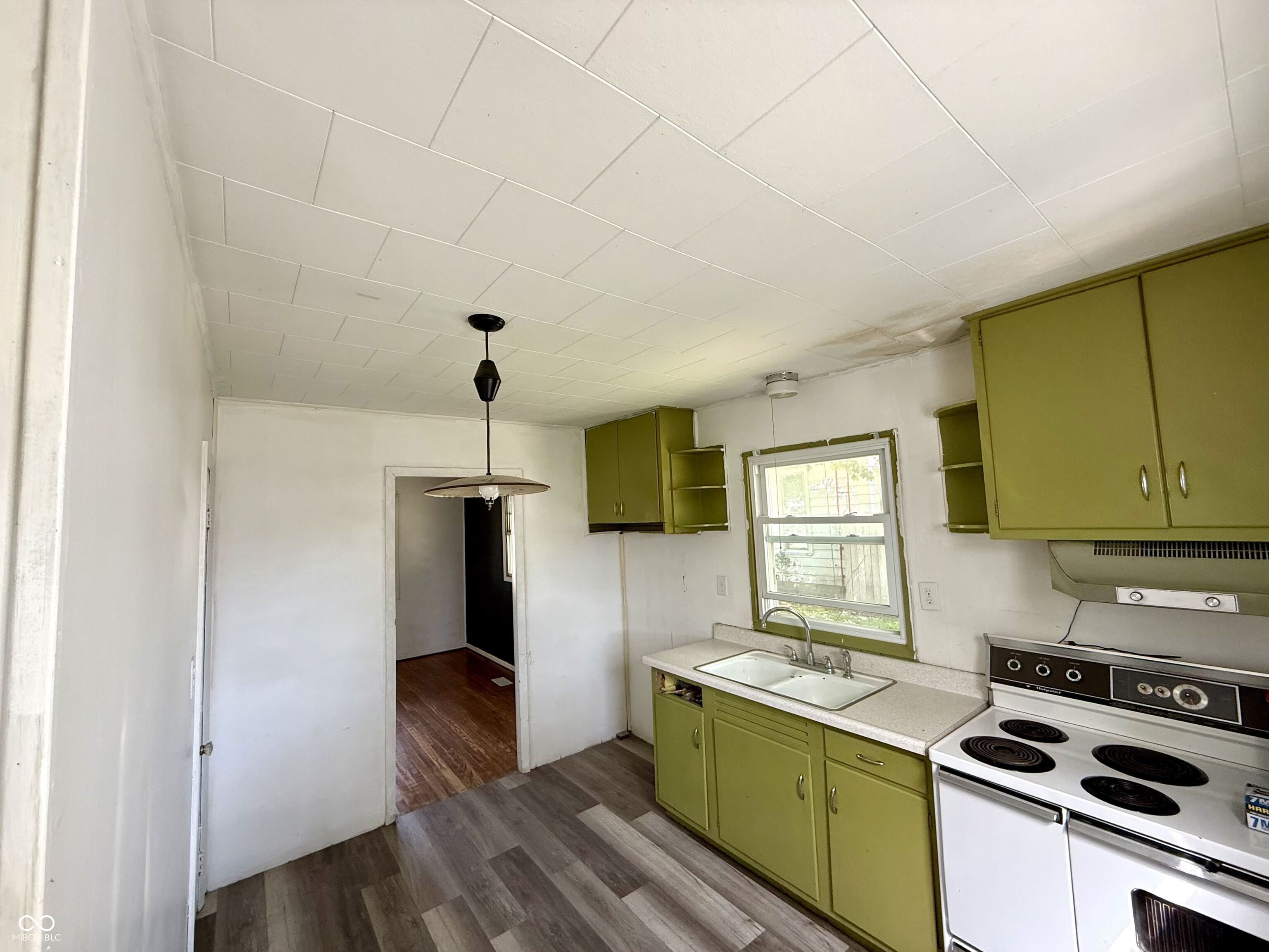 135 W South B Street, Gas City, IN, 46933 photo 5 of 11