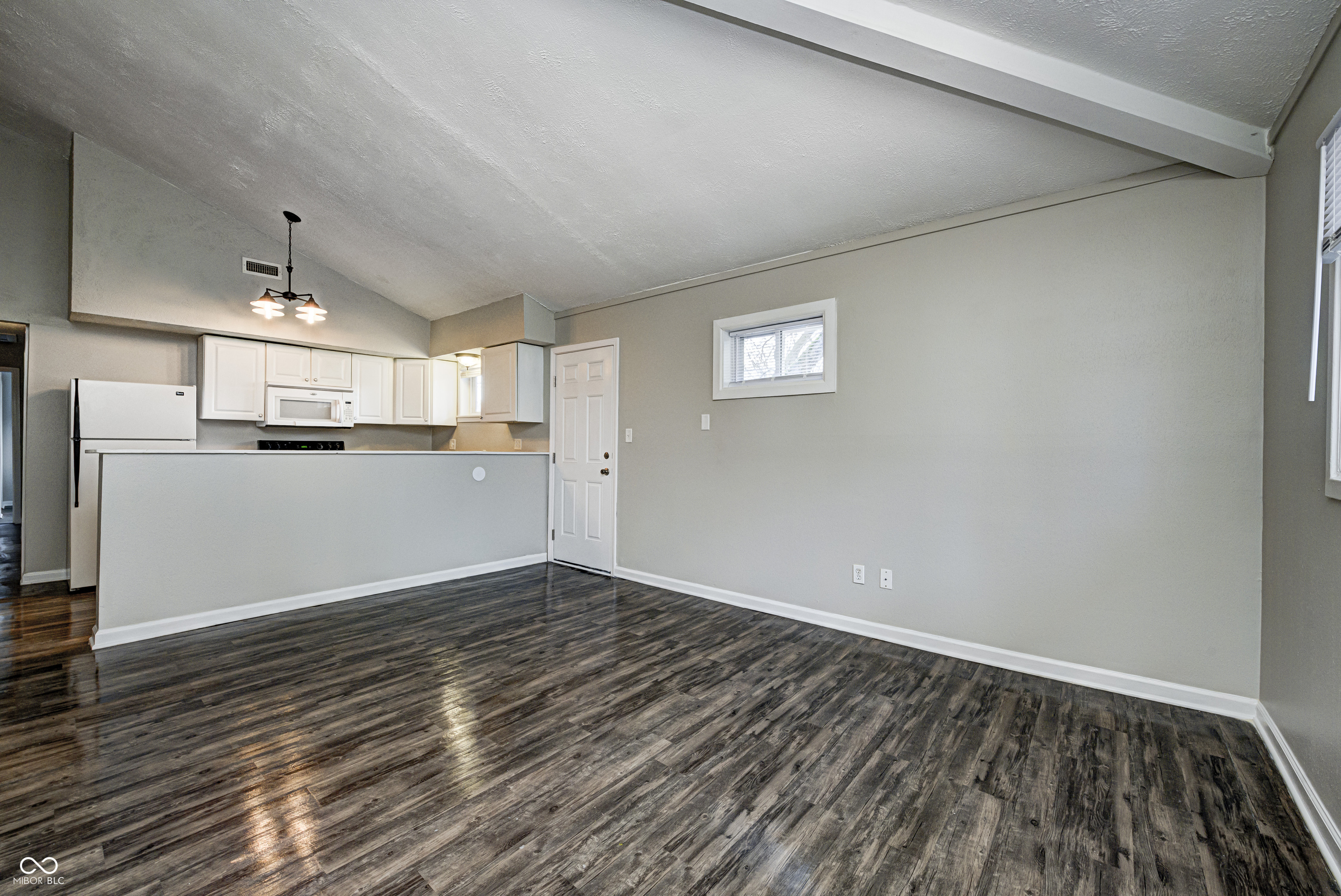 8465 Bluff Road, Indianapolis, IN, 46217 photo 5 of 37