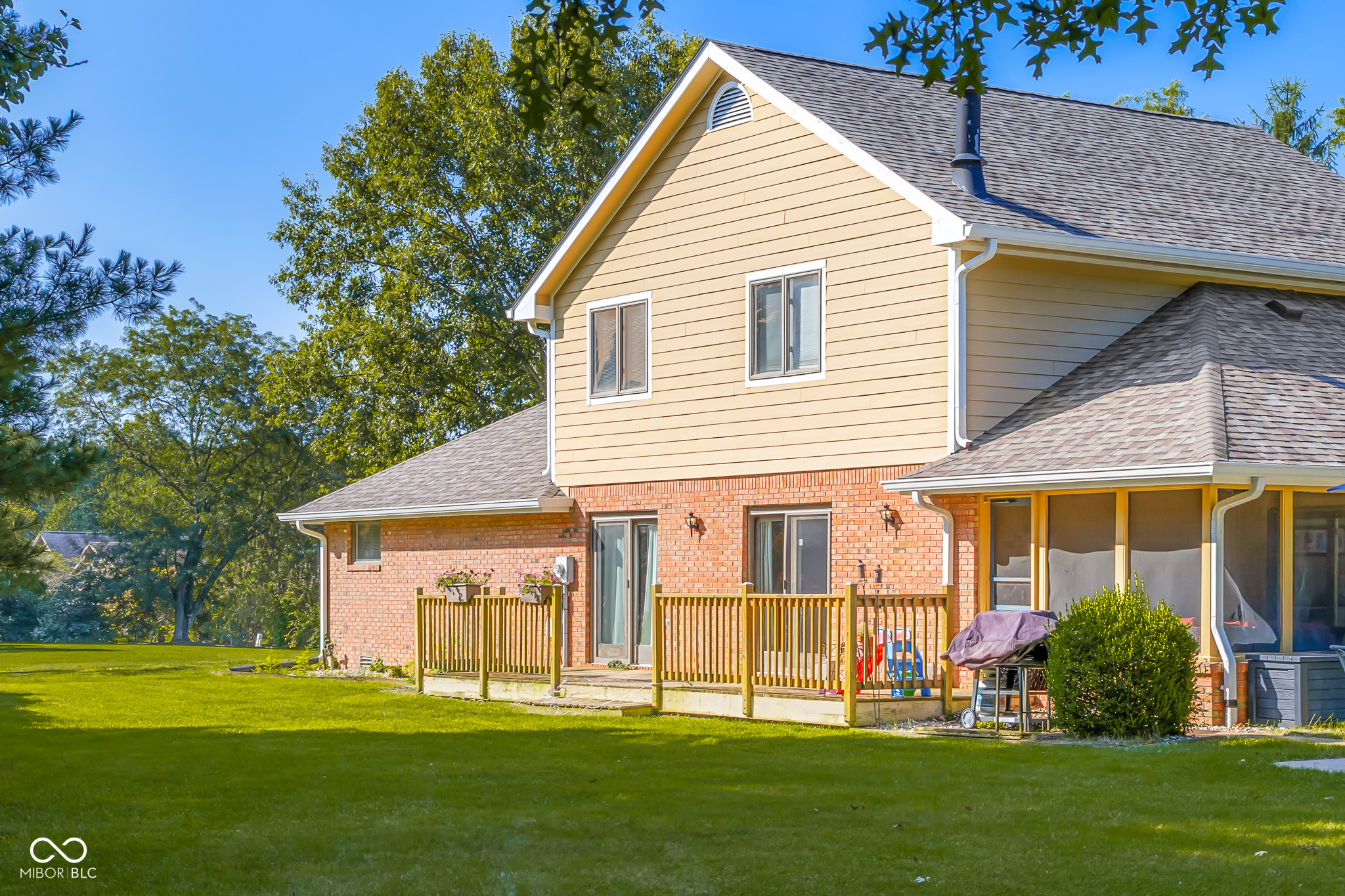 1001 Butternut Drive, Columbus, IN, 47201 photo 5 of 64