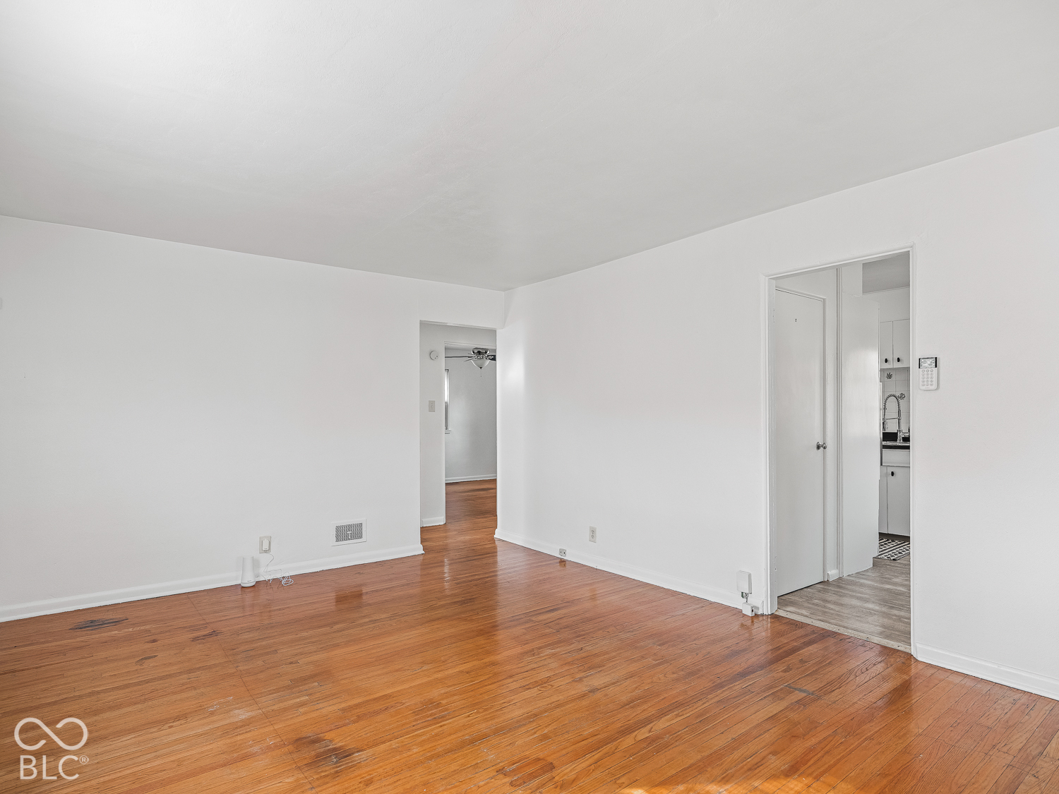 448 S Webster Avenue, Indianapolis, IN, 46219 photo 5 of 36