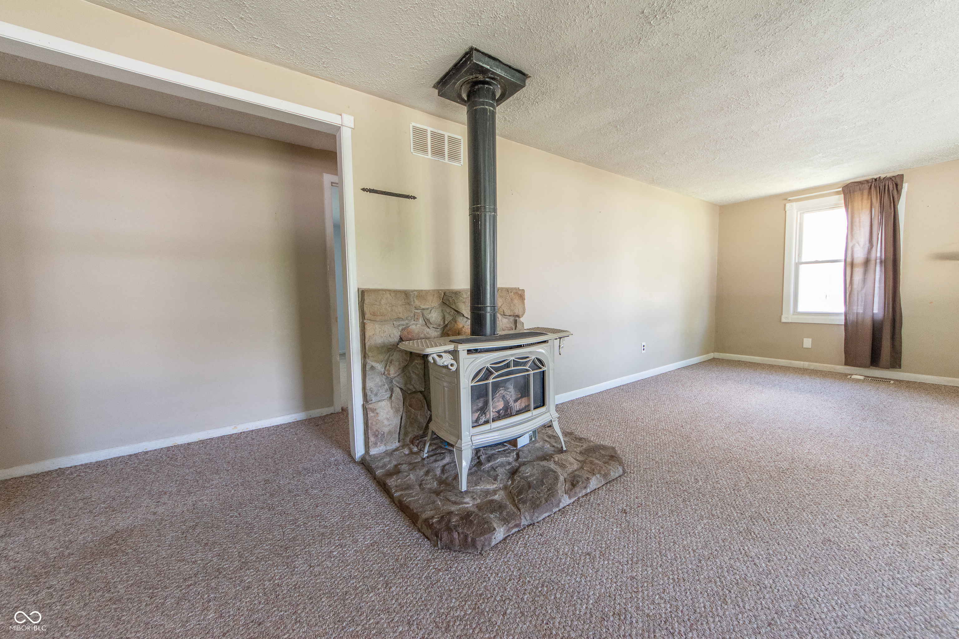 315 Daugherty Street, Columbus, IN, 47201 photo 5 of 31