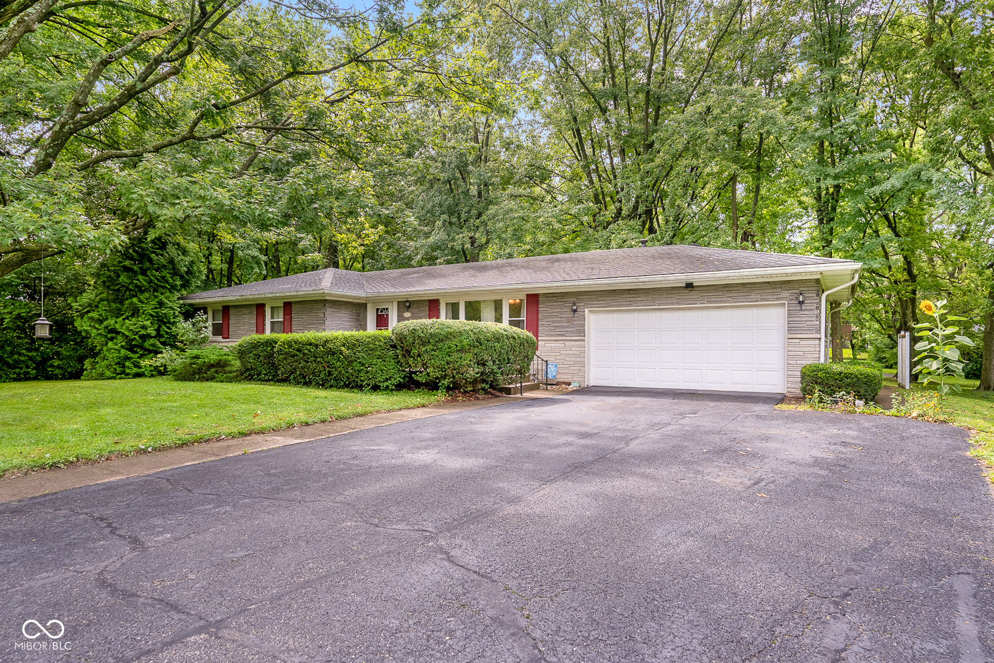 3409 McLaughlin Street, Indianapolis, IN, 46227 photo 5 of 57
