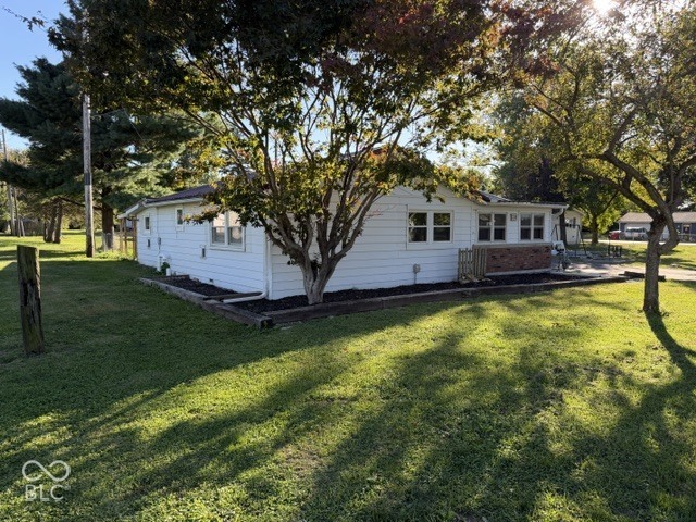 336 E Wilkison, Montezuma, IN, 47862 photo 5 of 27