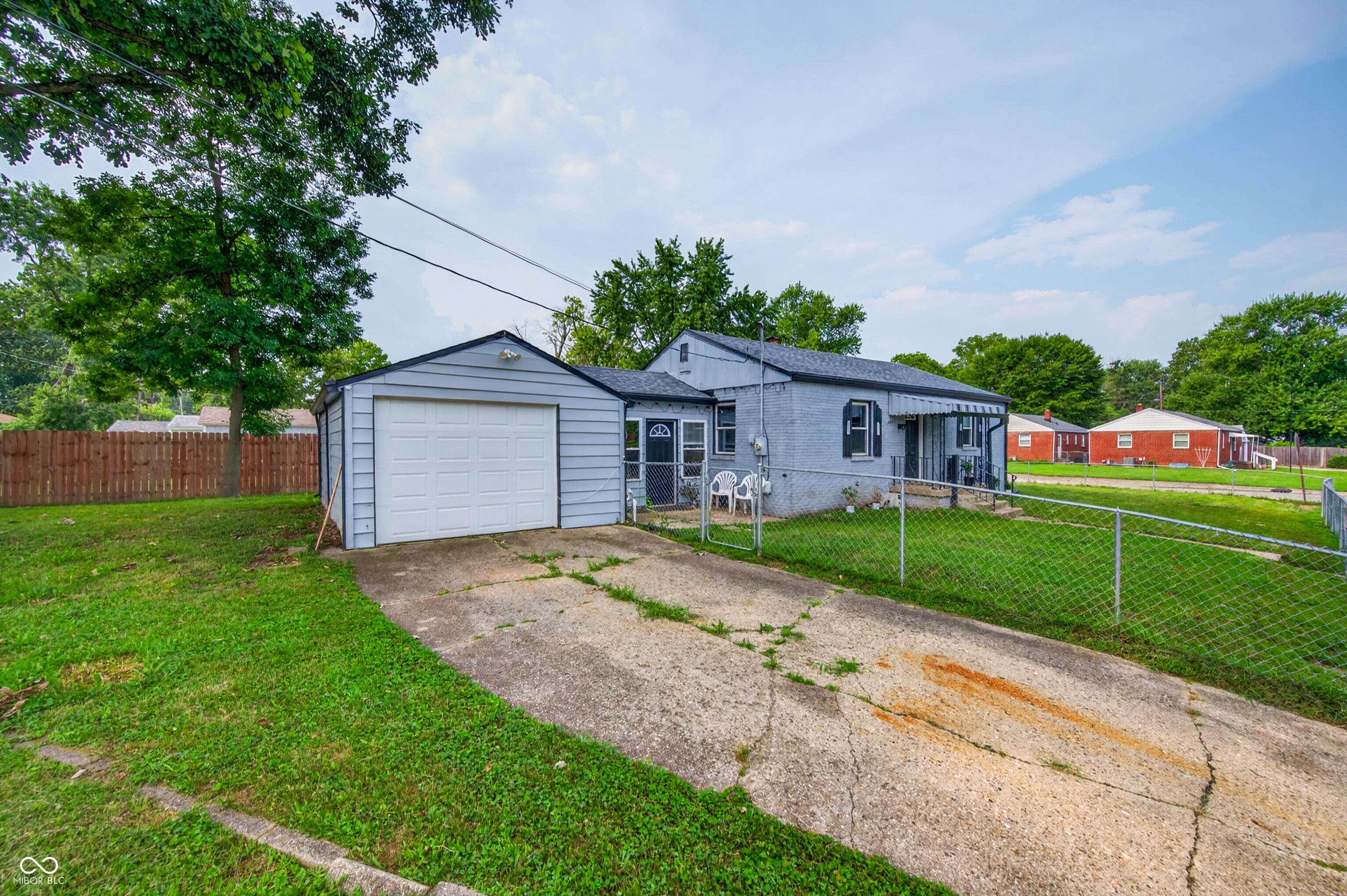 6043 Ivanhoe Street, Indianapolis, IN, 46219 photo 5 of 46