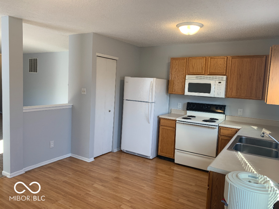 2043 Orchid Bloom Drive, Indianapolis, IN, 46231 photo 5 of 19
