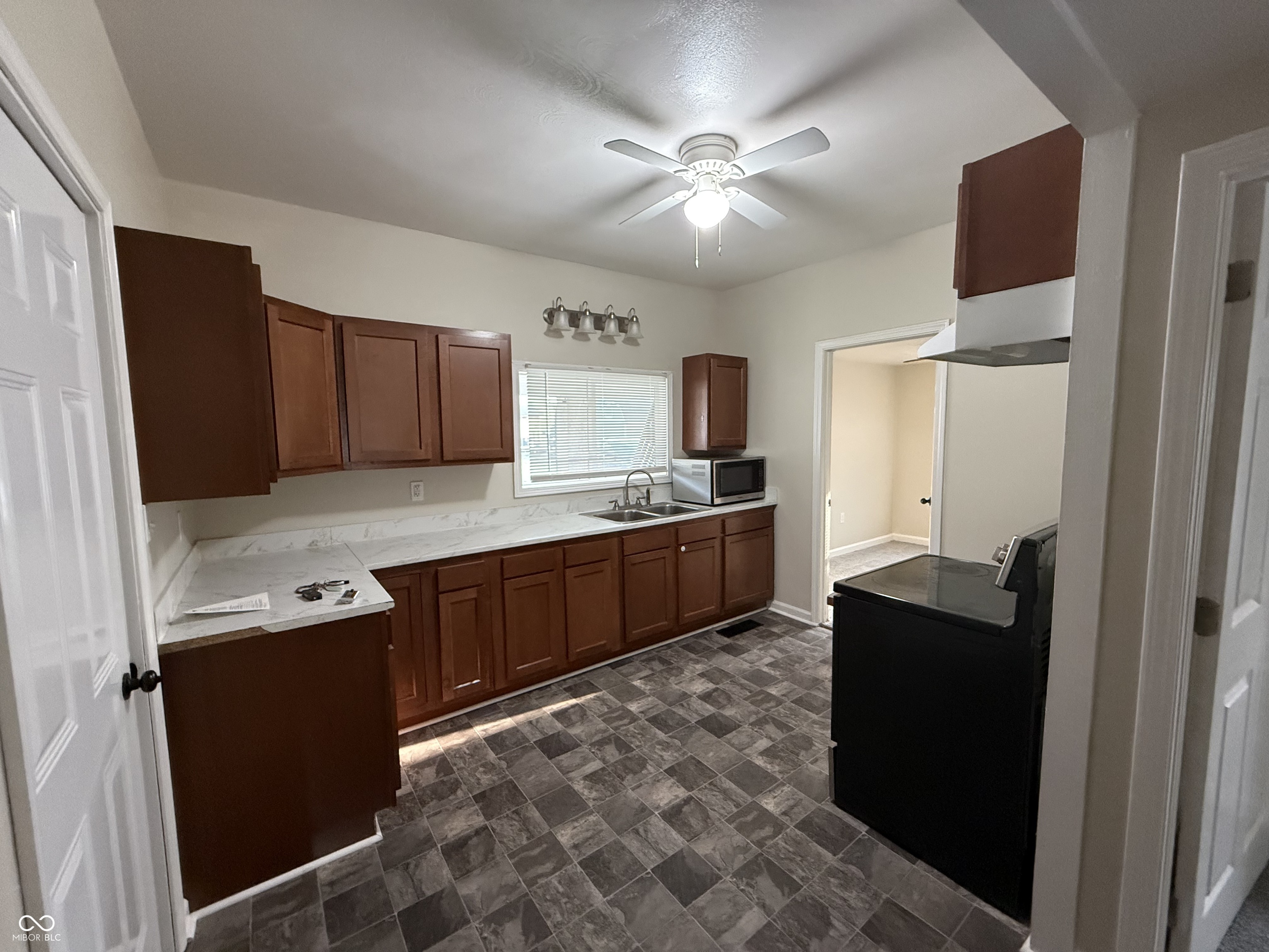 723 1st Street, Shelbyville, IN, 46176 photo 5 of 14