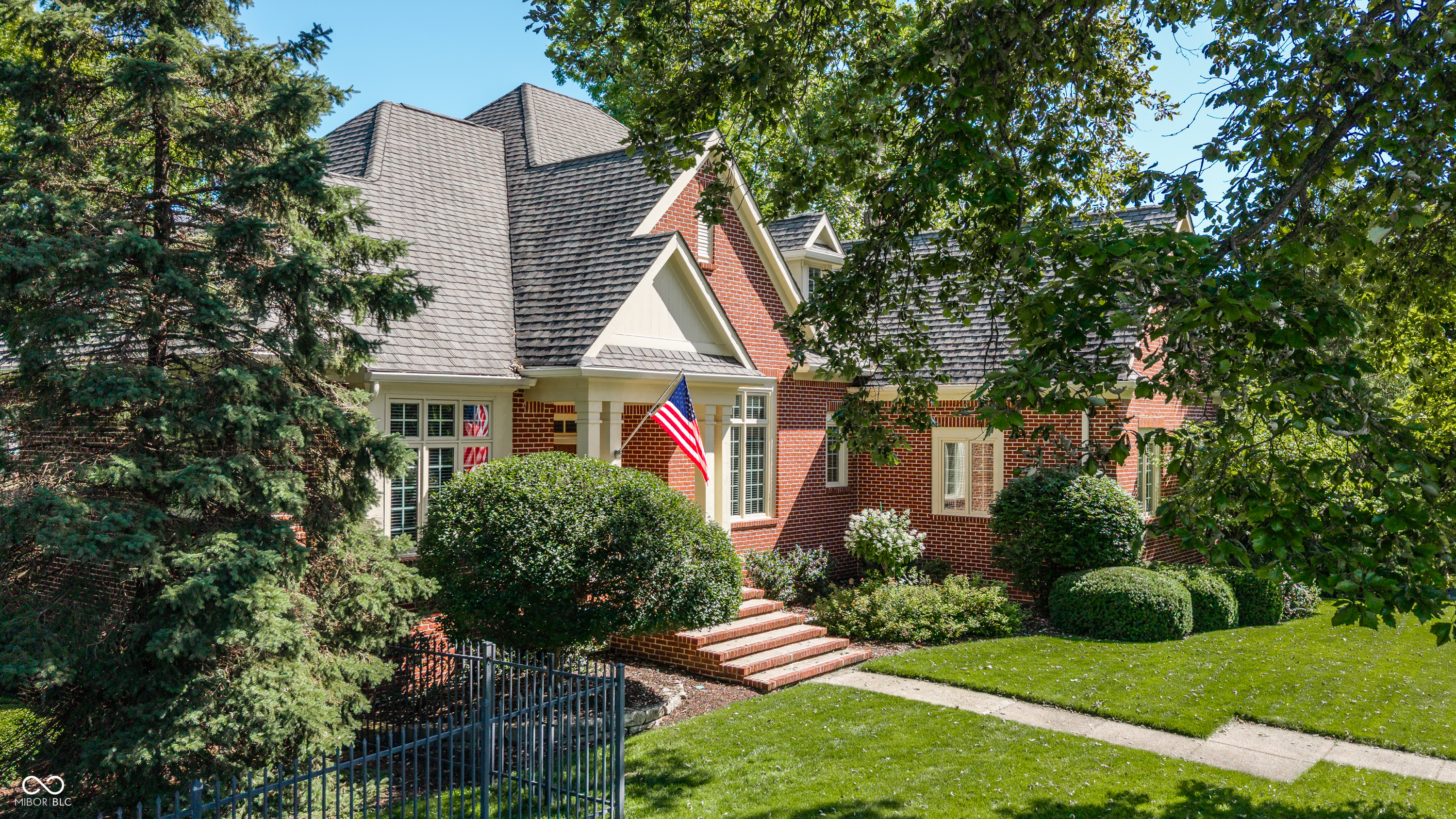 4328 Heyward Lane, Indianapolis, IN, 46250 photo 5 of 95