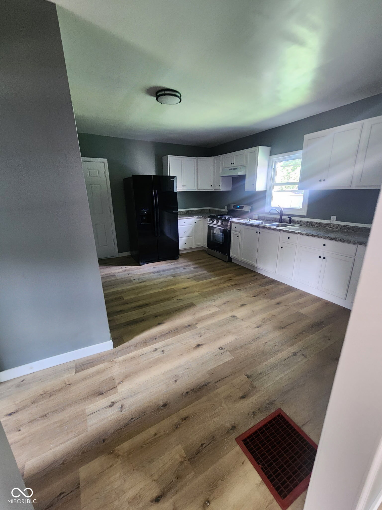 842 S Lynn Street, Seymour, IN, 47274 photo 5 of 12