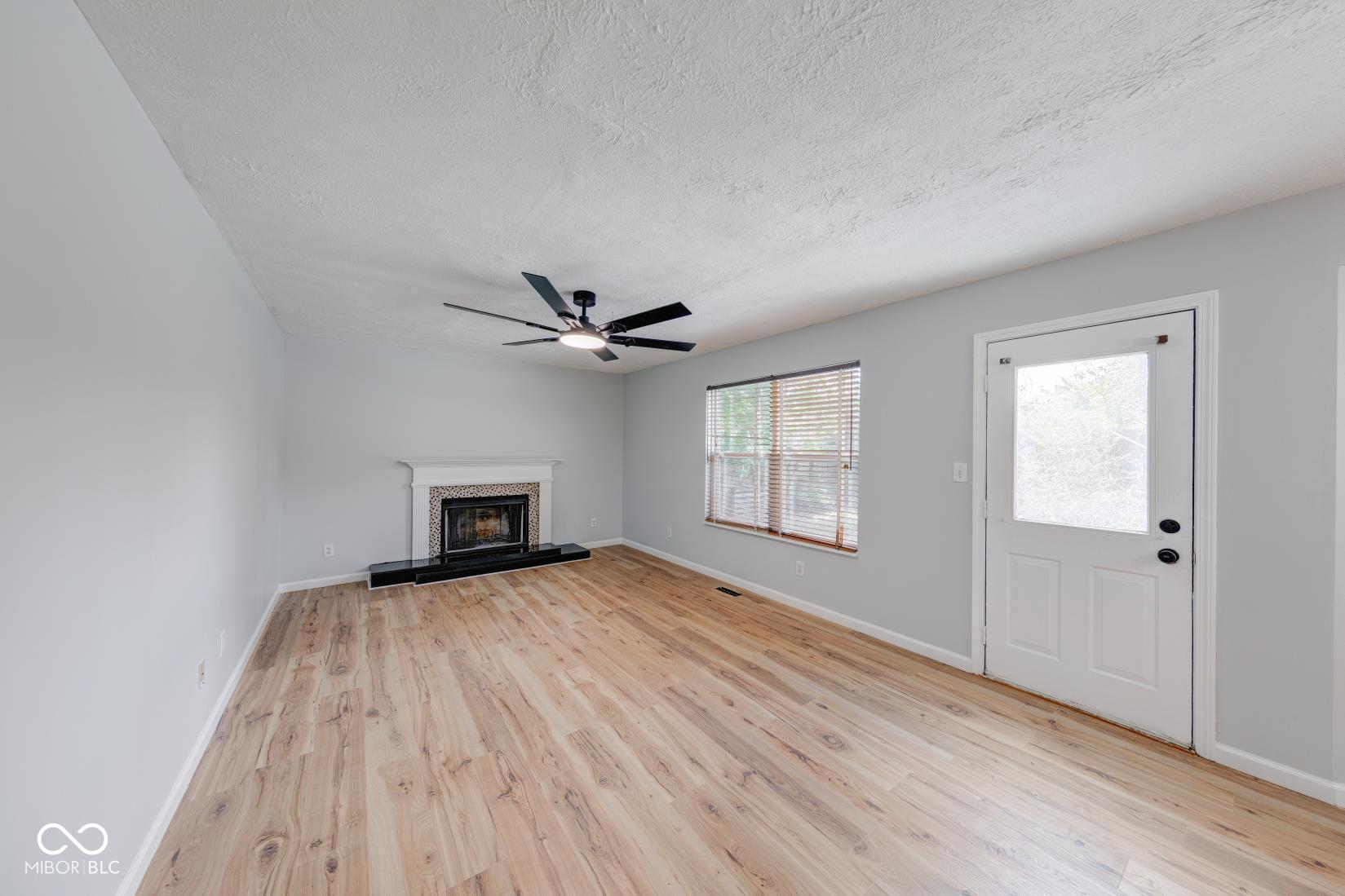 2042 Thousand Oaks Boulevard, Indianapolis, IN, 46214 photo 5 of 43