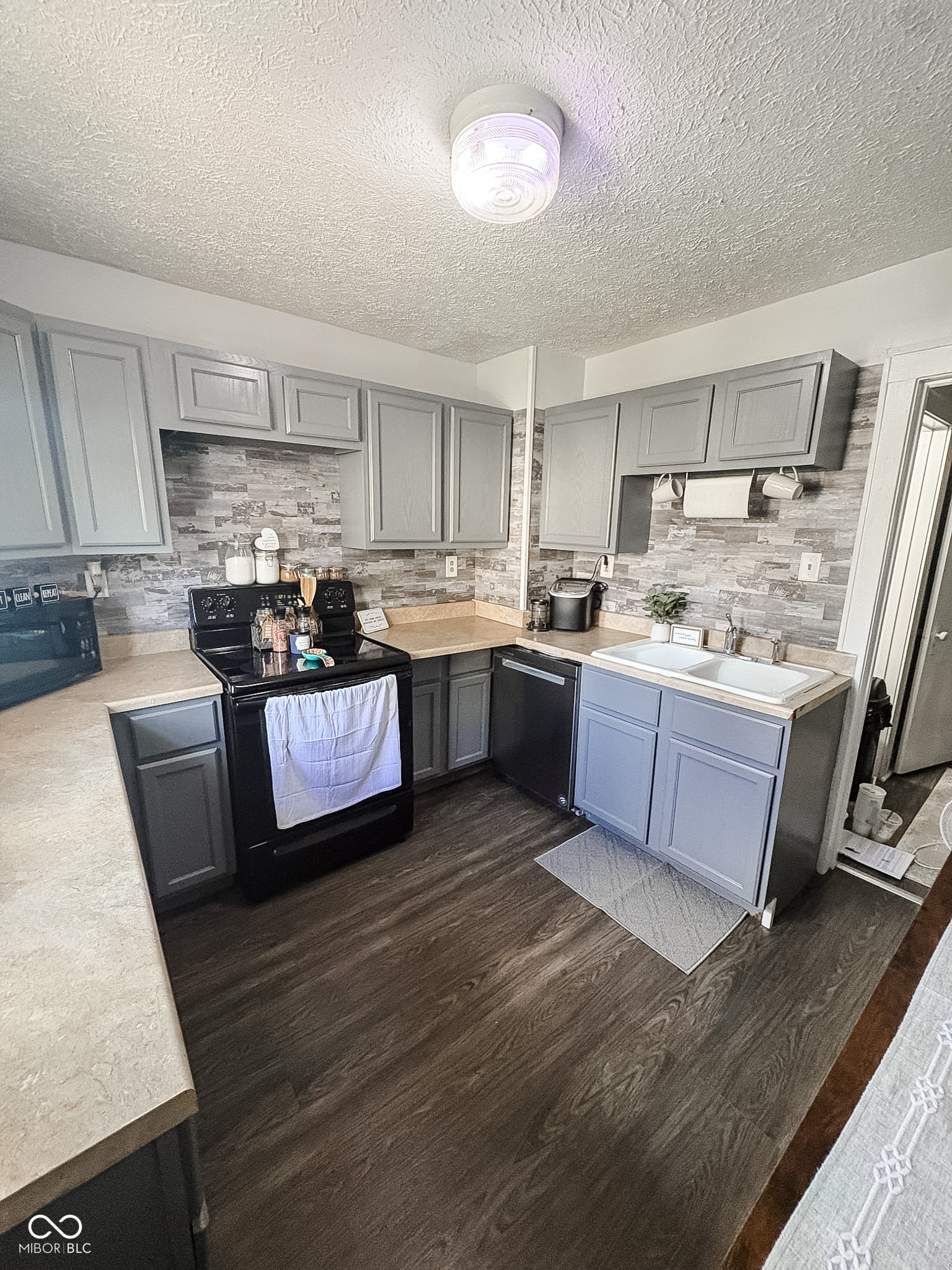 208 N White Street, Shirley, IN, 47384 photo 5 of 20