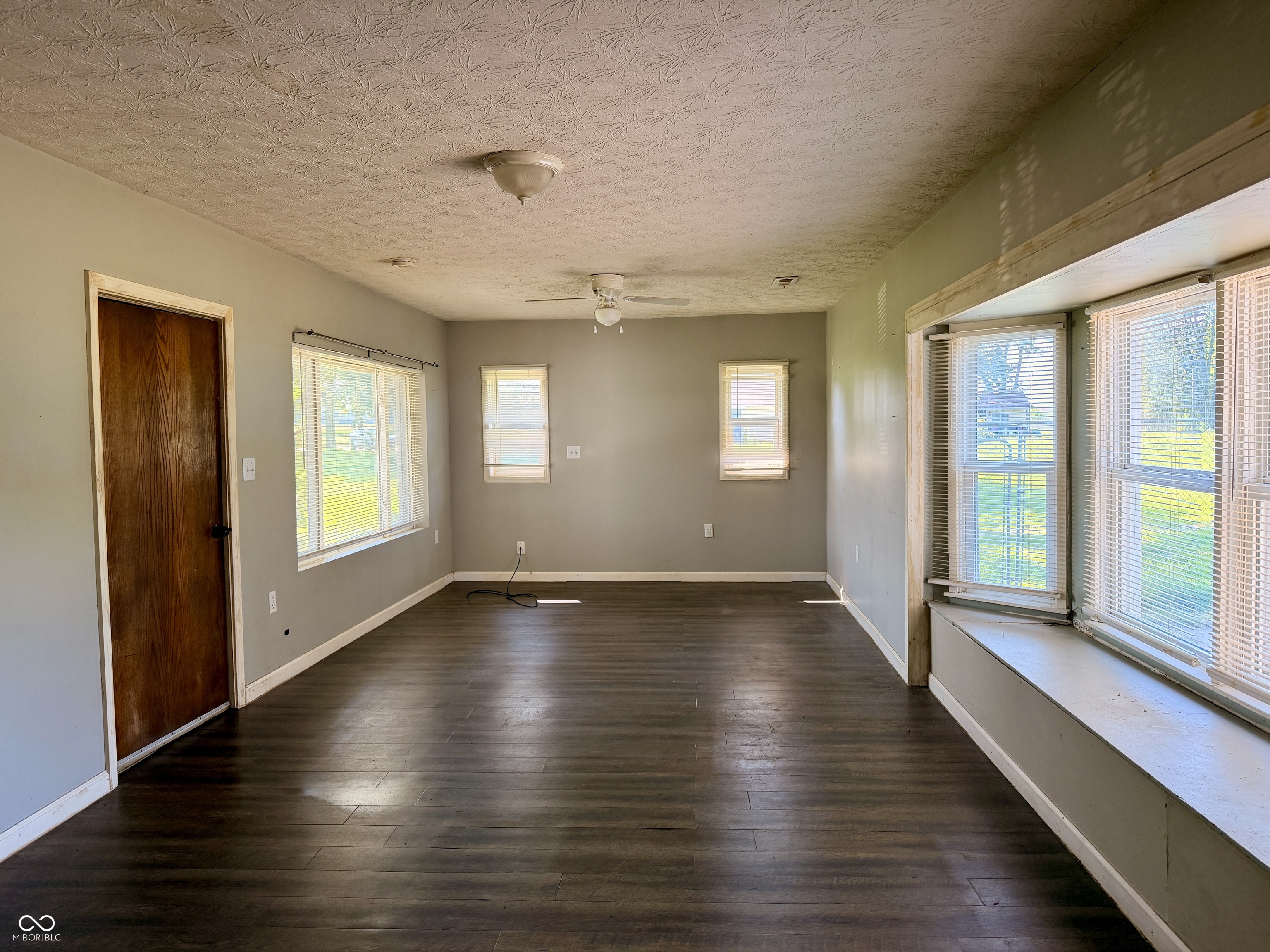 1370 E 225 S, Shelbyville, IN, 46176 photo 5 of 12