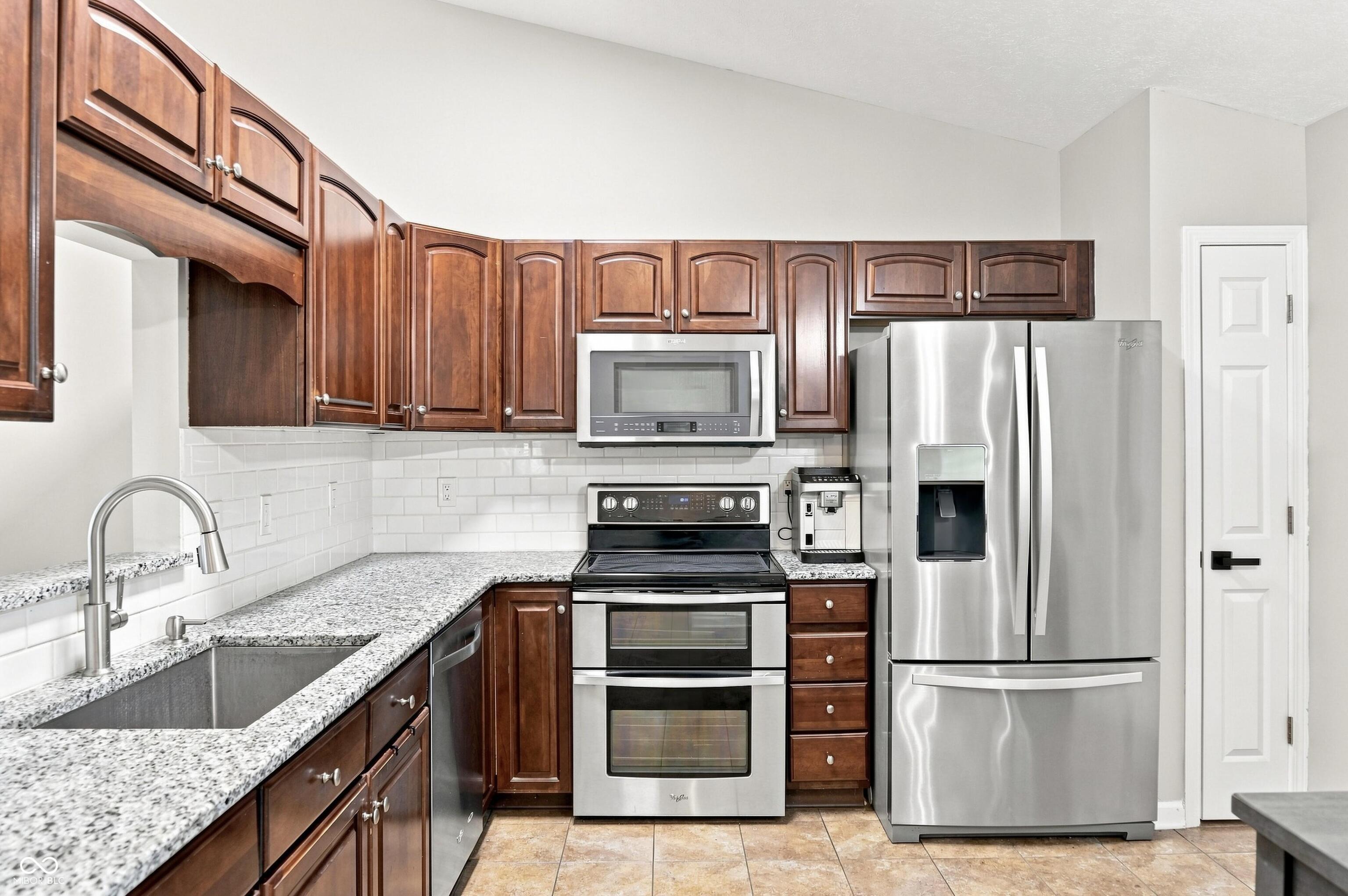 10102 Palmaire Place, Fishers, IN, 46038 photo 5 of 31