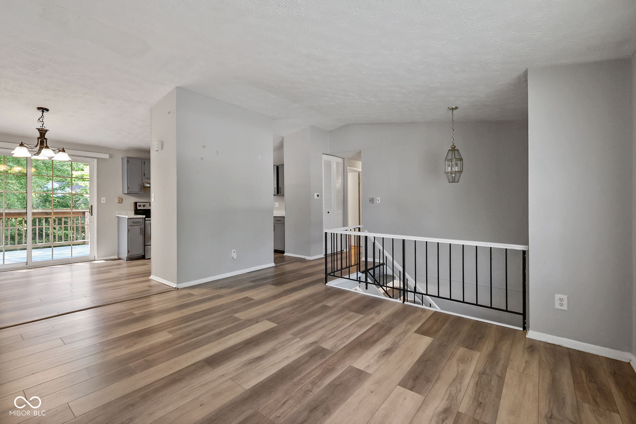 10401 Mercury Drive, Indianapolis, IN, 46229 photo 5 of 37