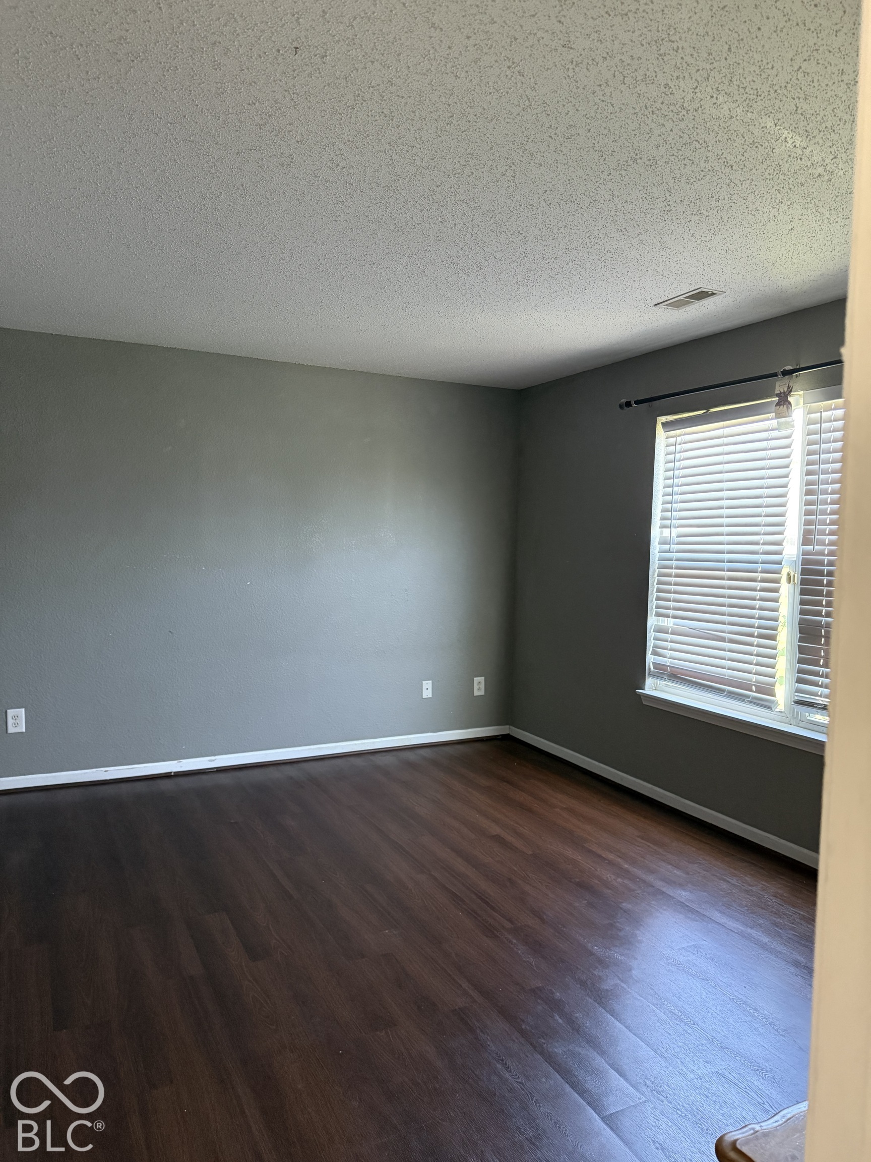 8113 Maple Stream Lane, Indianapolis, IN, 46217 photo 5 of 11