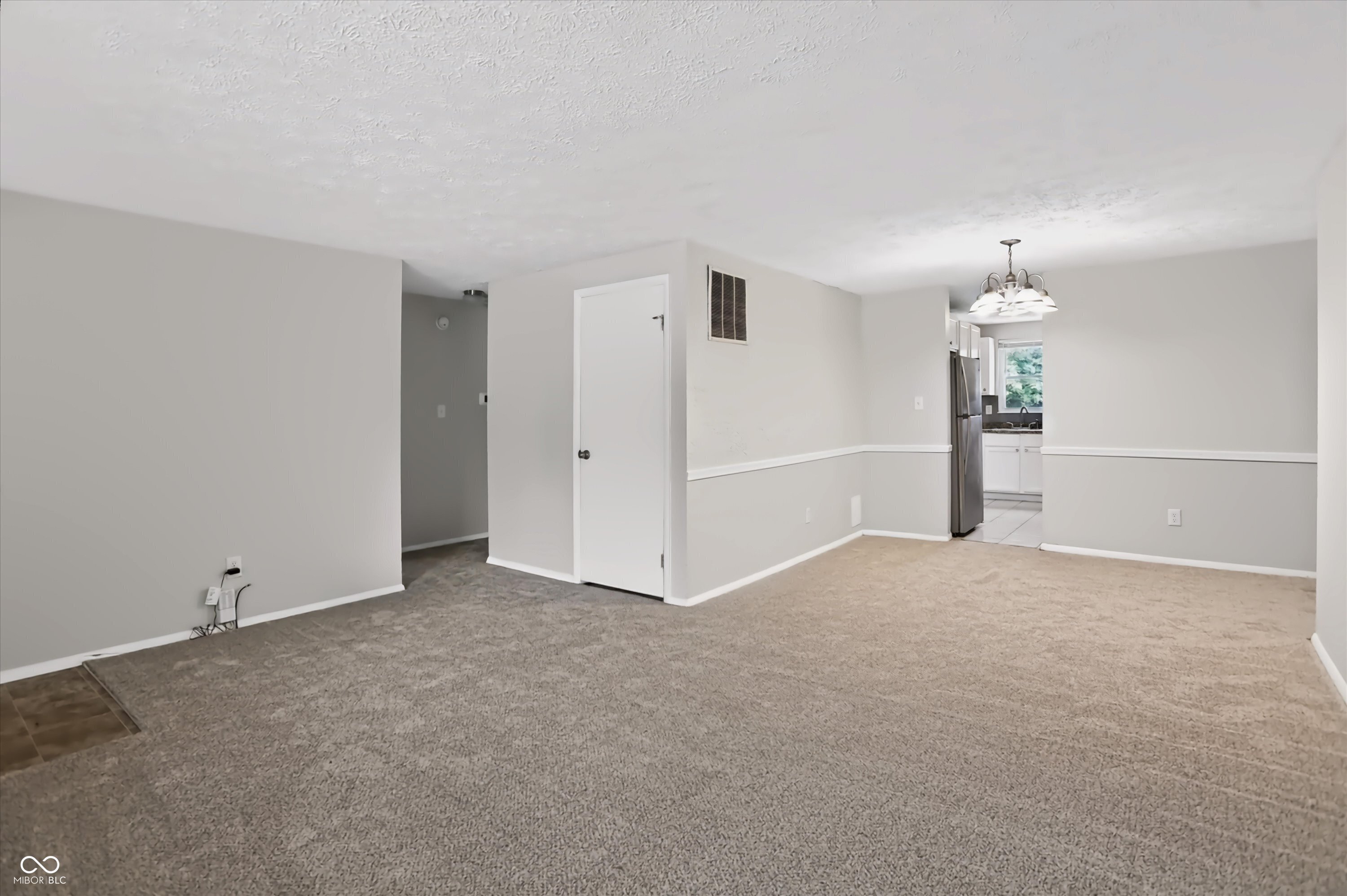 6864 Cordova Drive, Indianapolis, IN, 46221 photo 5 of 48