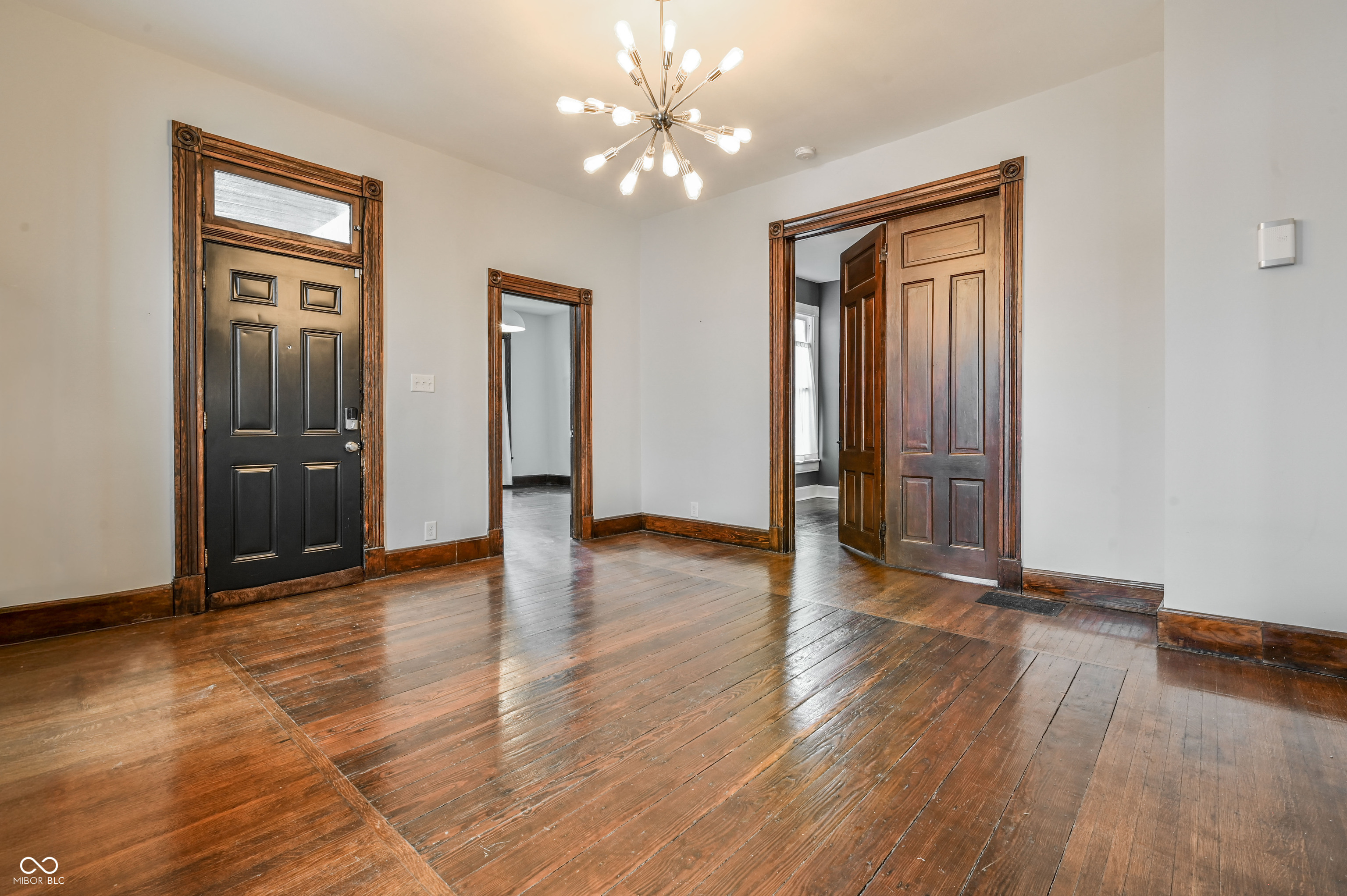 1705 Woodlawn Avenue, Indianapolis, IN, 46203 photo 5 of 32