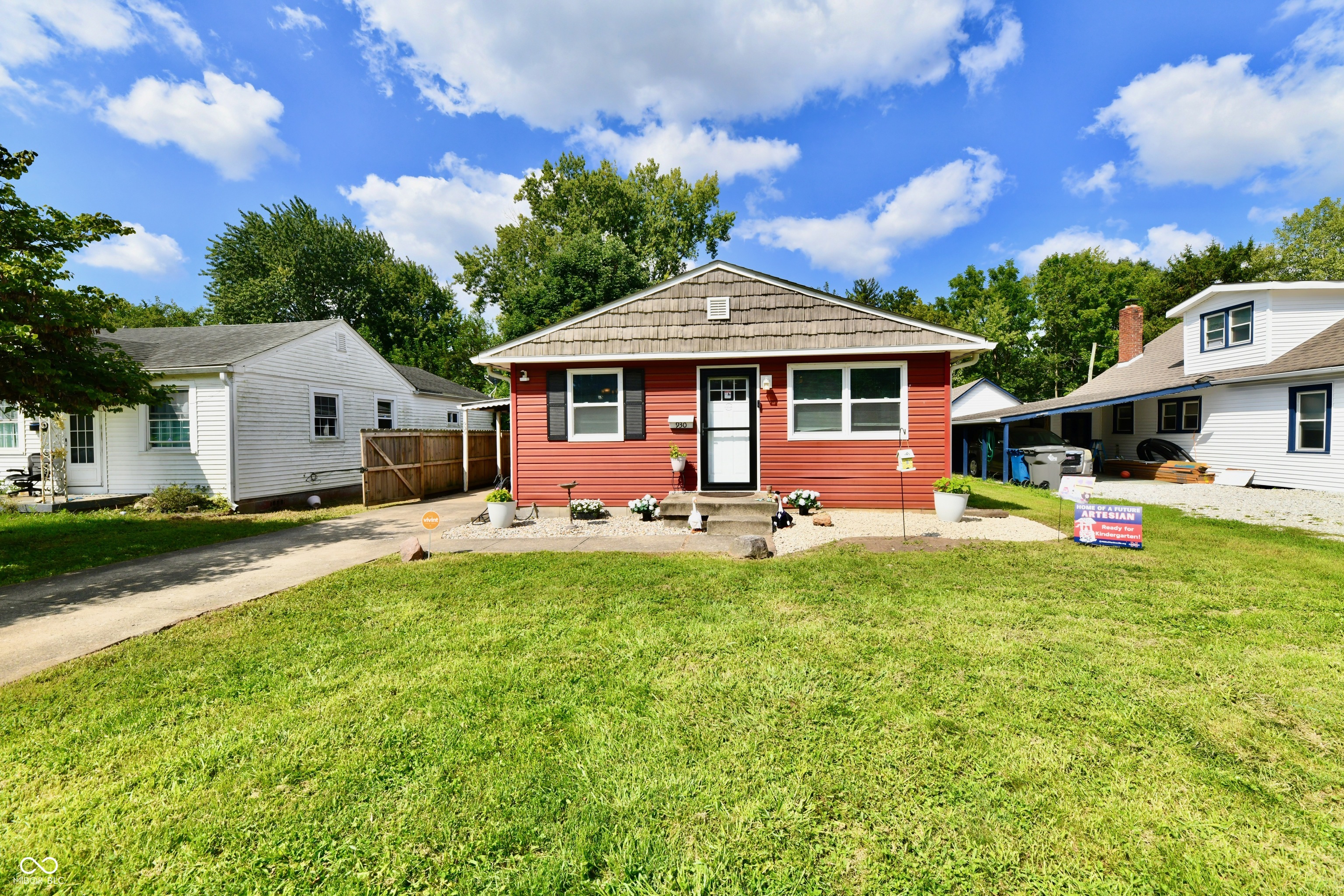 930 N Eaton Avenue, Indianapolis, IN, 46219 photo 5 of 40