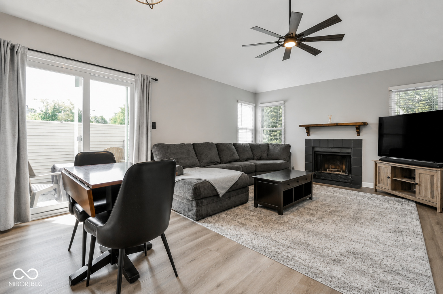 9516 Aberdare Drive, Indianapolis, IN, 46250 photo 5 of 27