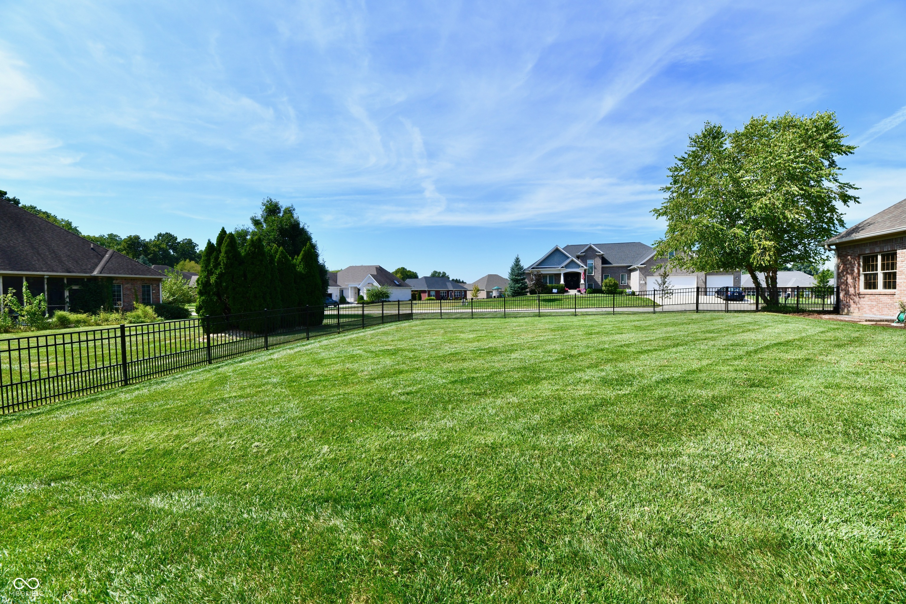 355 Connecticut Circle, Indianapolis, IN, 46217 photo 5 of 45