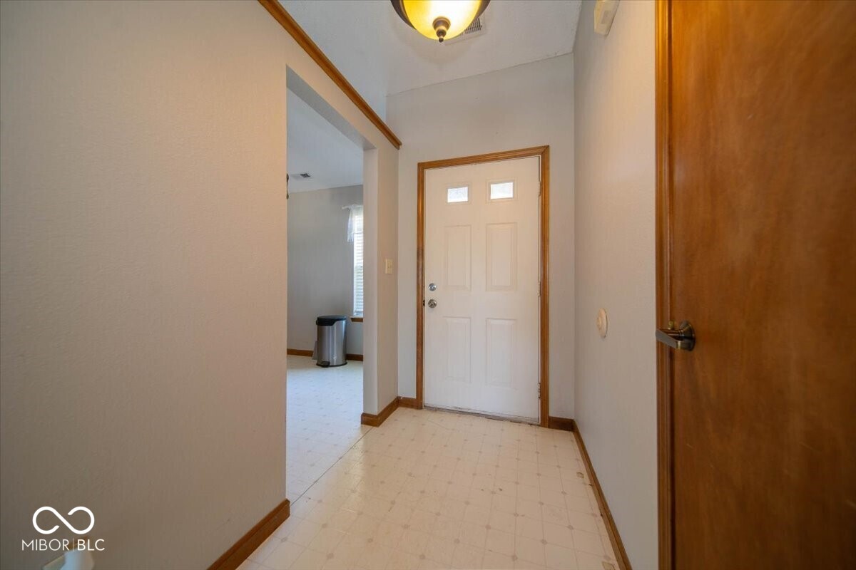 725 Lake Shore Road, Franklin, IN, 46131 photo 5 of 25