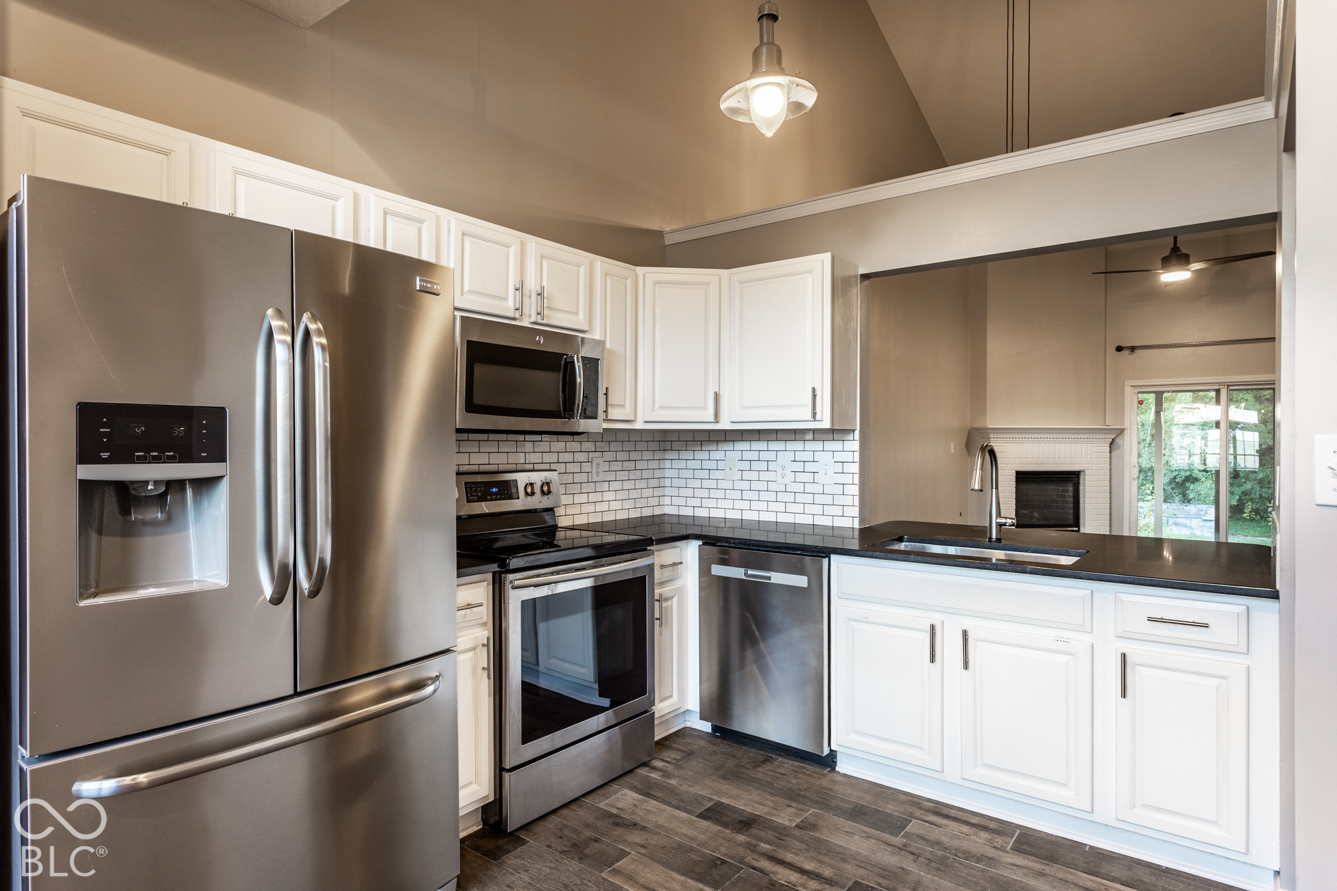 7845 Shannon Lakes Way, Indianapolis, IN, 46217 photo 5 of 19