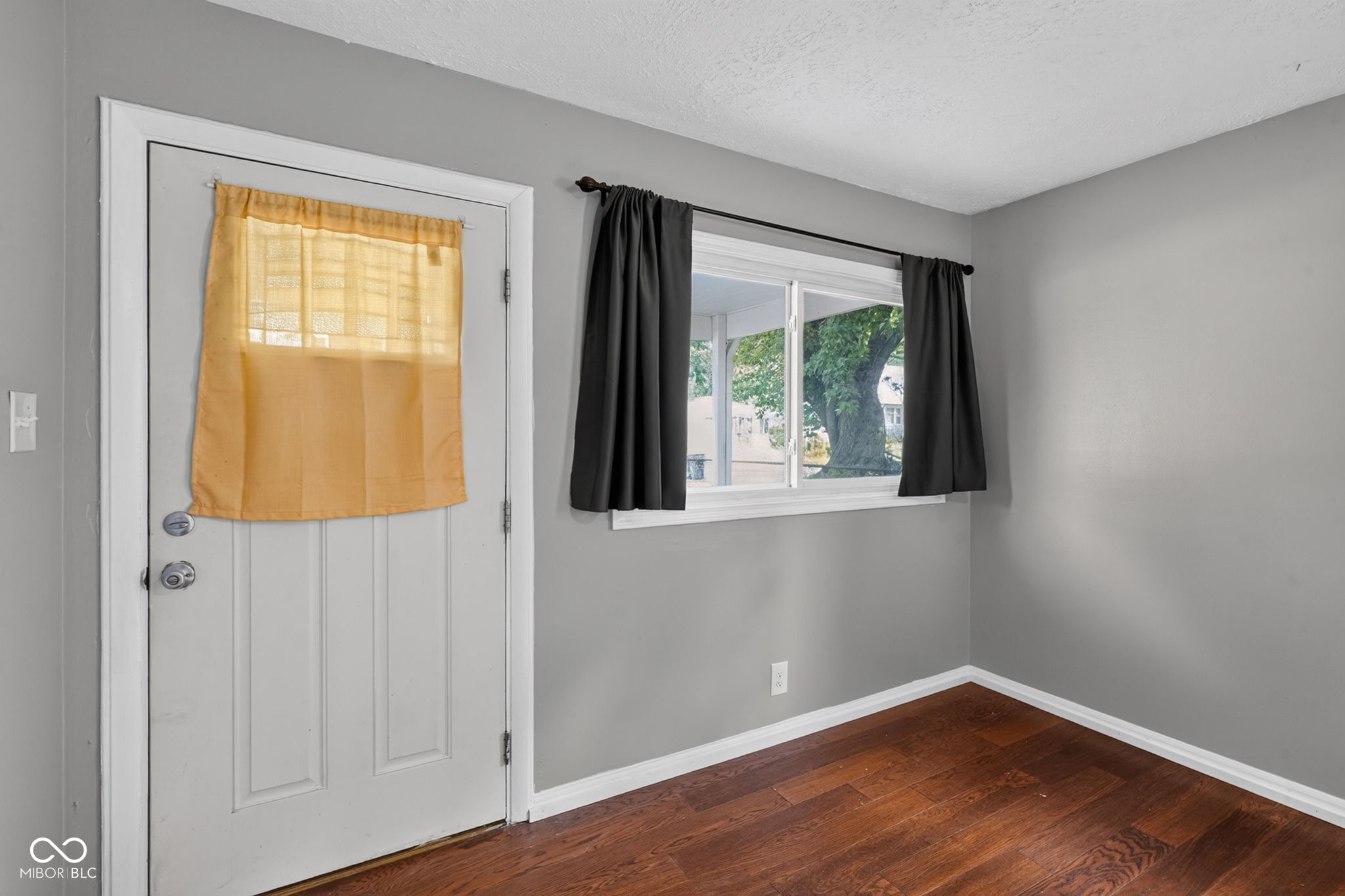 1515 E Mills Avenue, Indianapolis, IN, 46227 photo 5 of 23