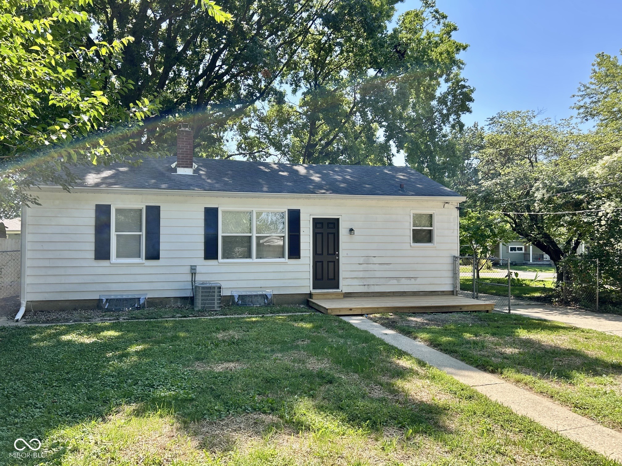 5456 E 17th Street, Indianapolis, IN, 46218 photo 5 of 17