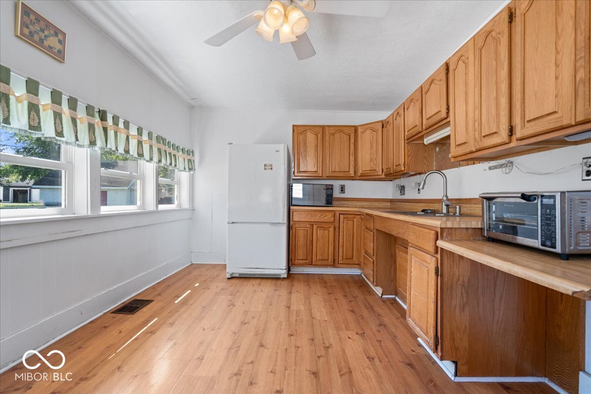 876 S 10th Street, Noblesville, IN, 46060 photo 5 of 17