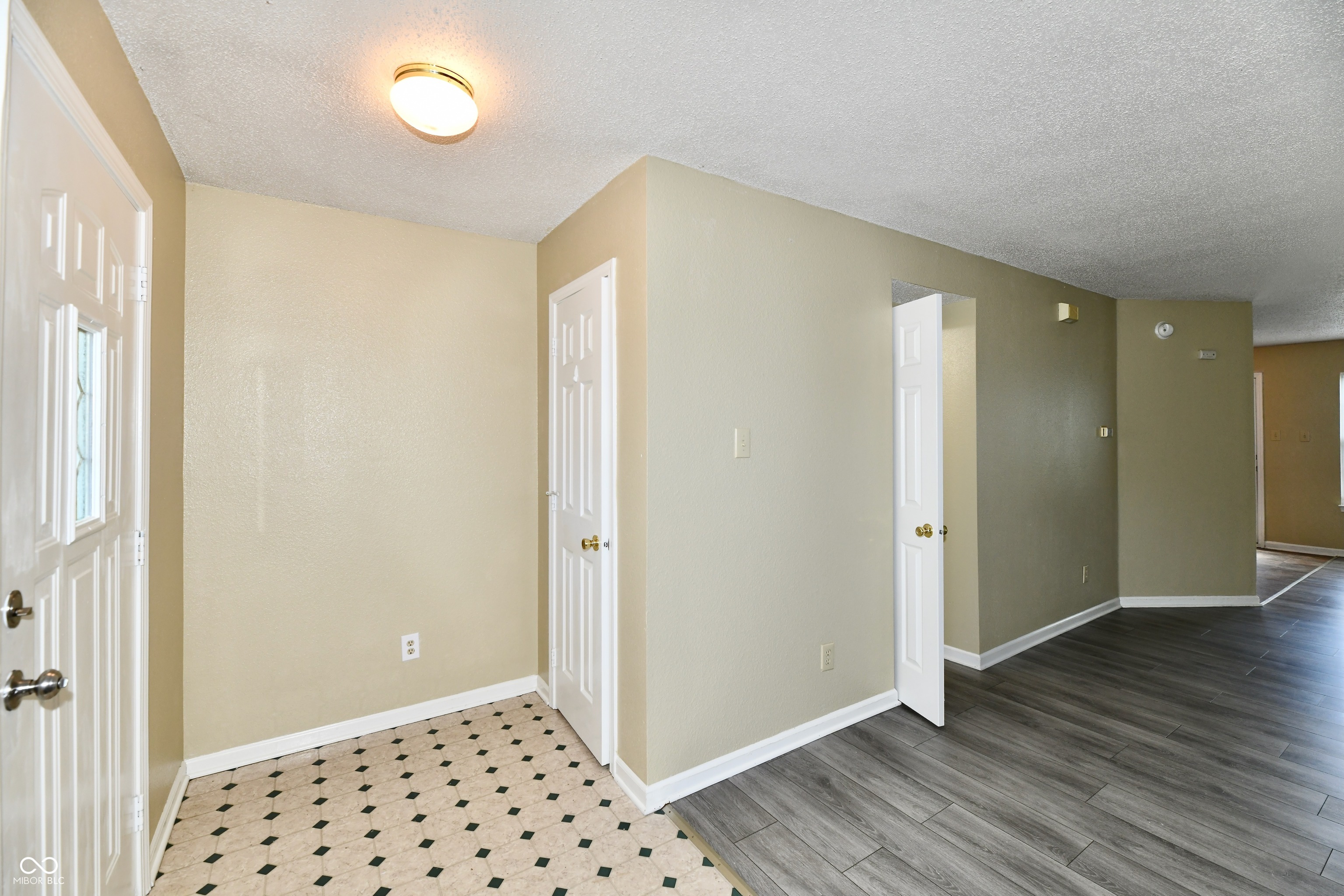 348 Winterset Way, Greenwood, IN, 46143 photo 5 of 49